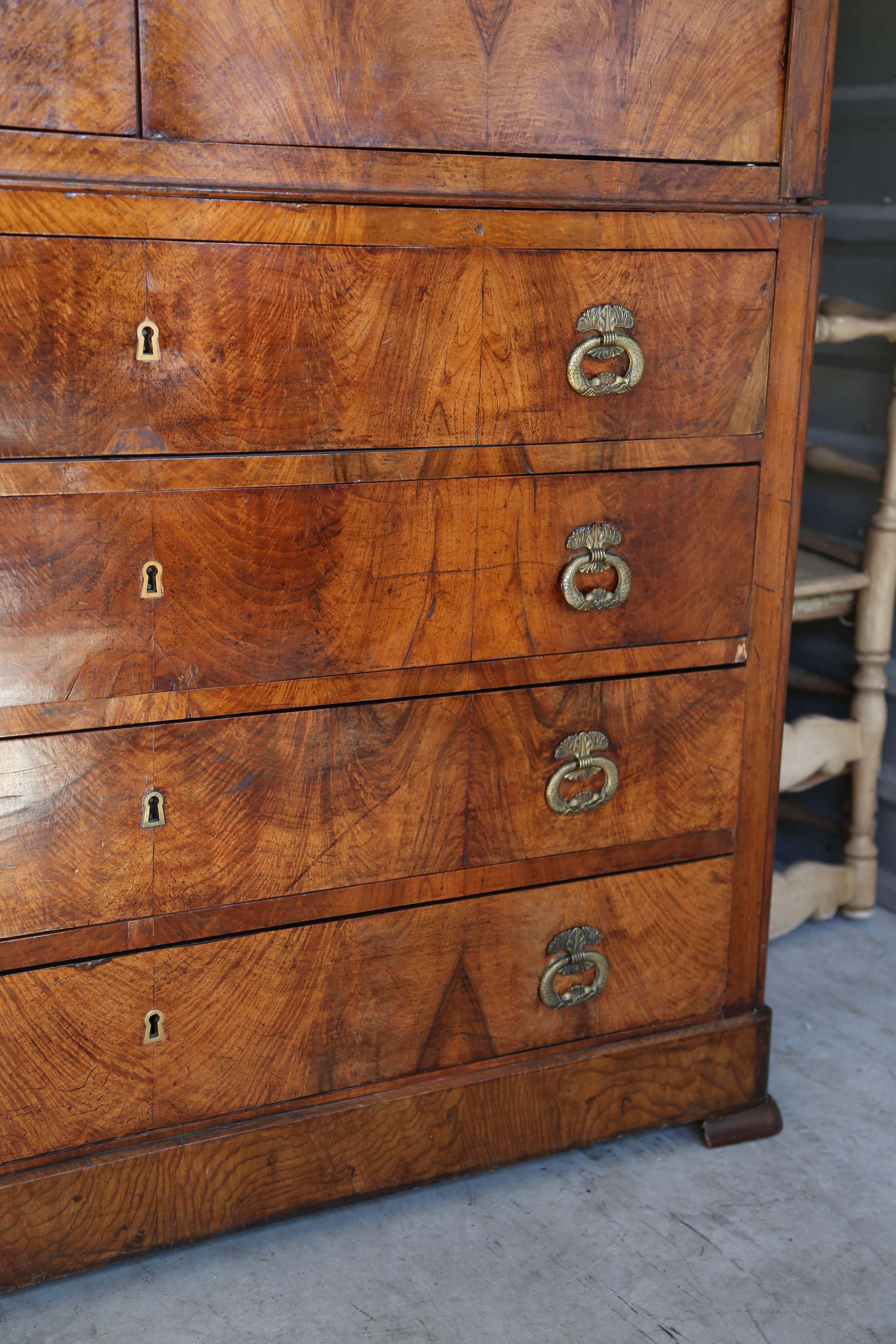 Superb 19th Century French Walnut Linen Press 4