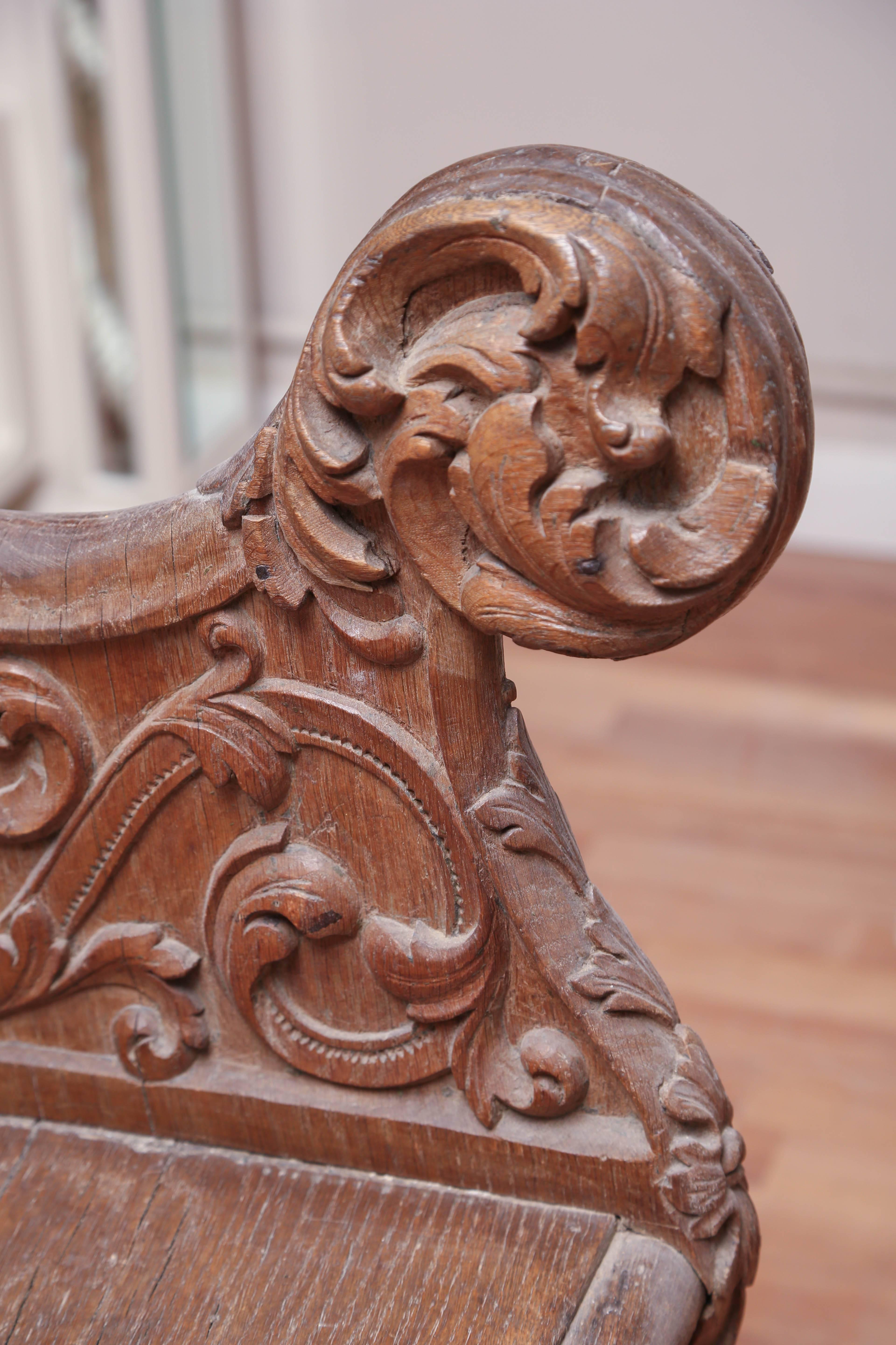 Superb 18th Century Italian Carved Oak Bench For Sale 2
