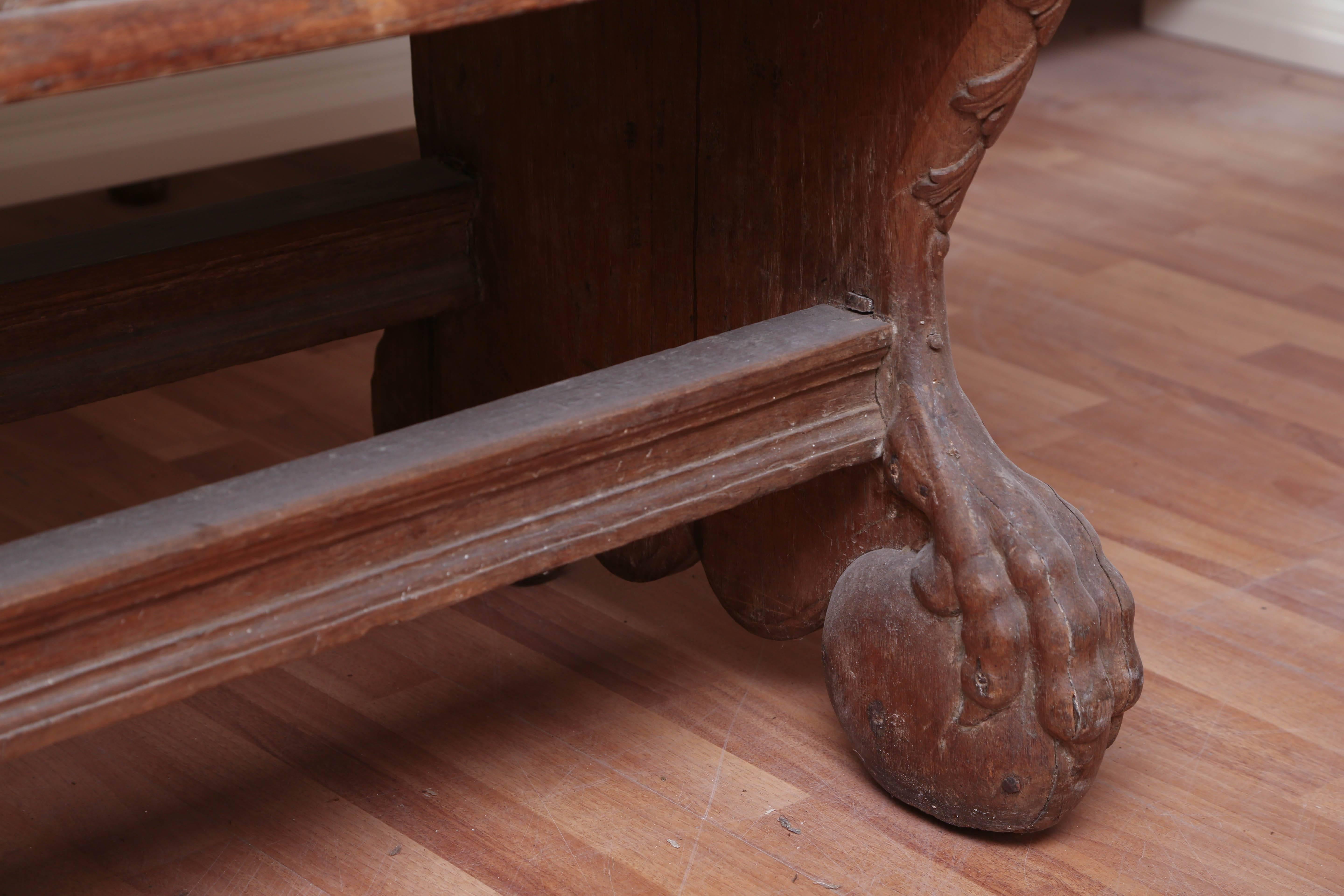 Superb 18th Century Italian Carved Oak Bench For Sale 3