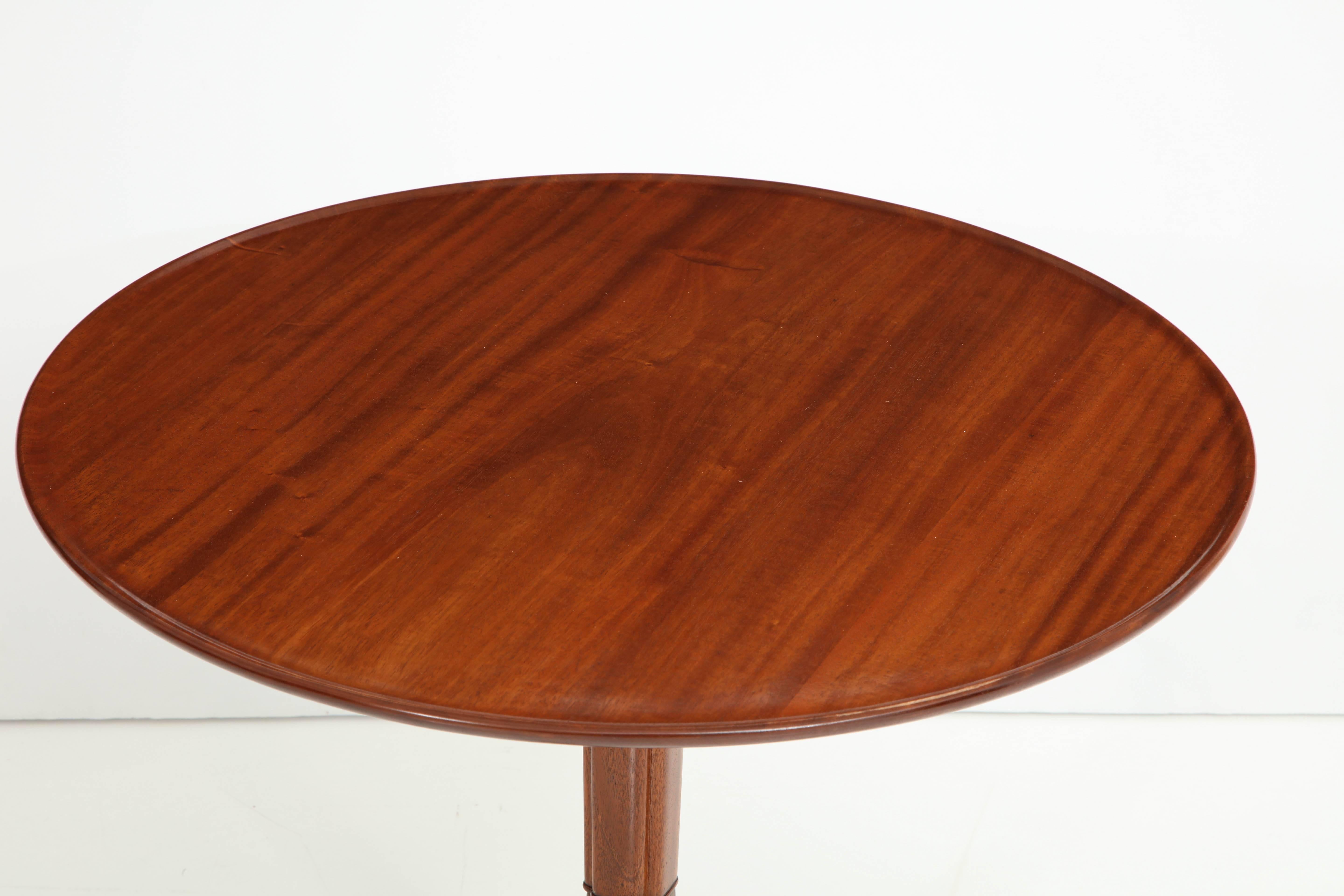 Scandinavian Modern Frits Henningsen Mahogany Side Table, circa 1940s In Excellent Condition In New York, NY