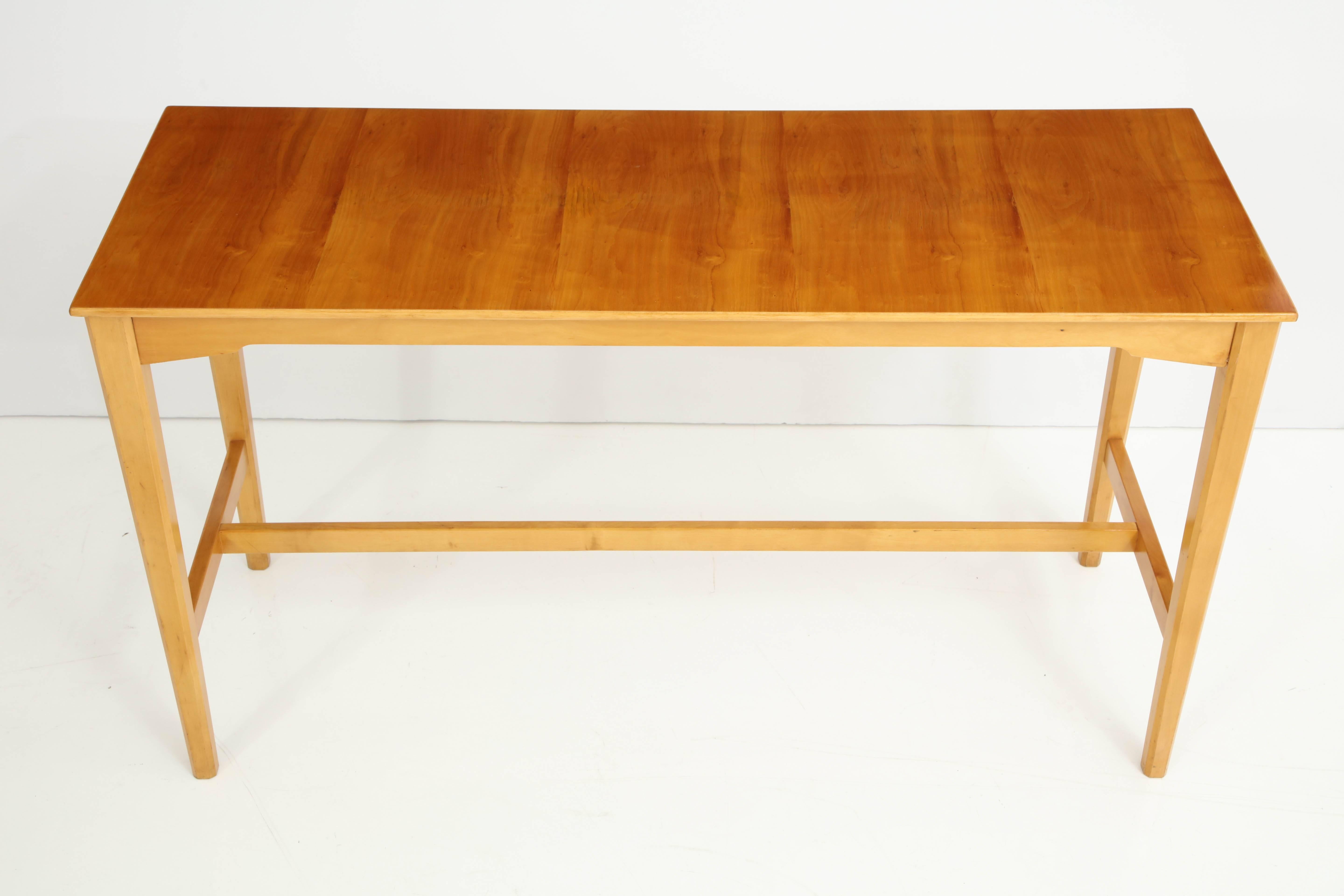 Console Nordiska Kompaniet en bois fruitier, vers 1944 Excellent état - En vente à New York, NY