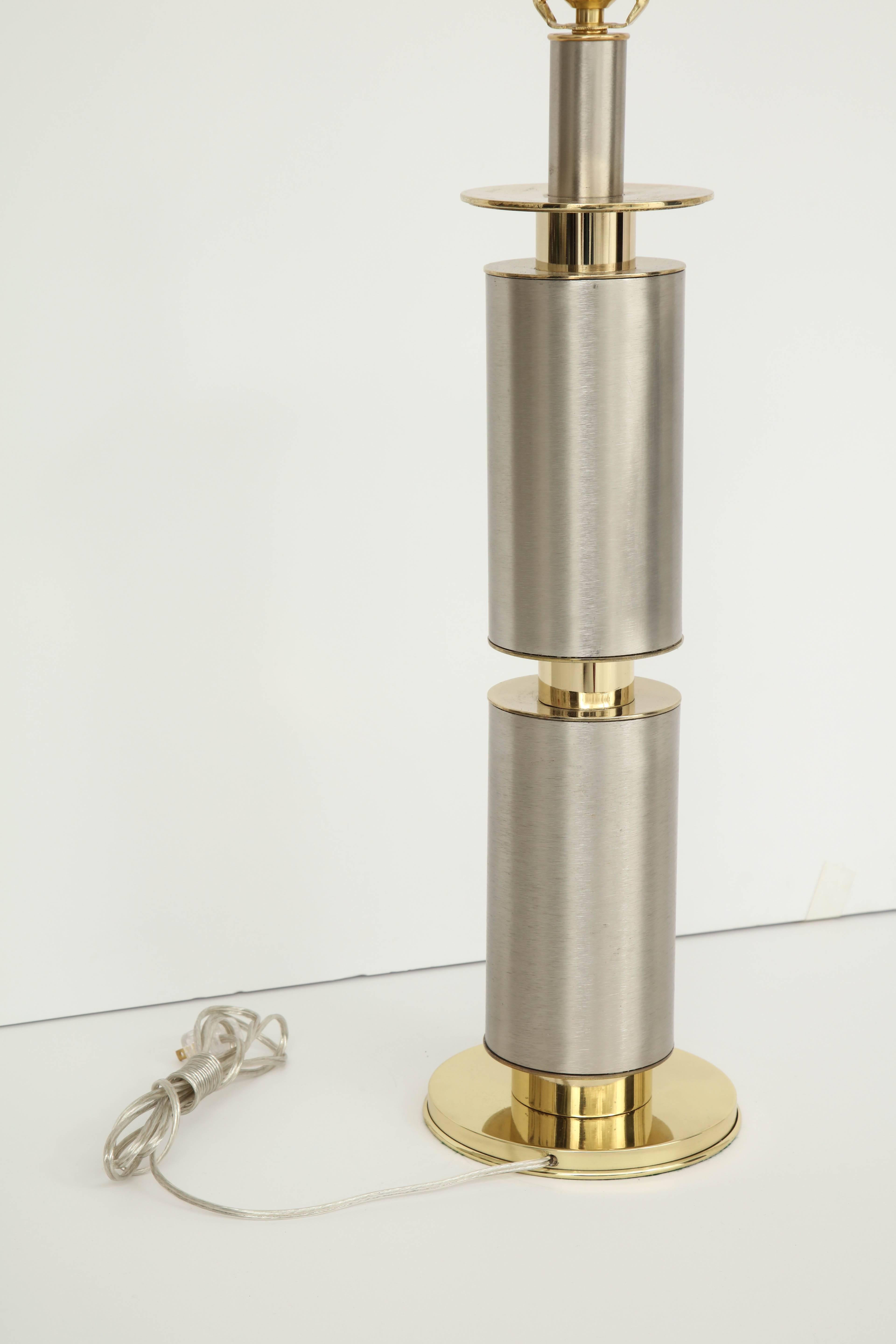 20ième siècle Lampes modernistes Laurel en acier brossé et laiton en vente