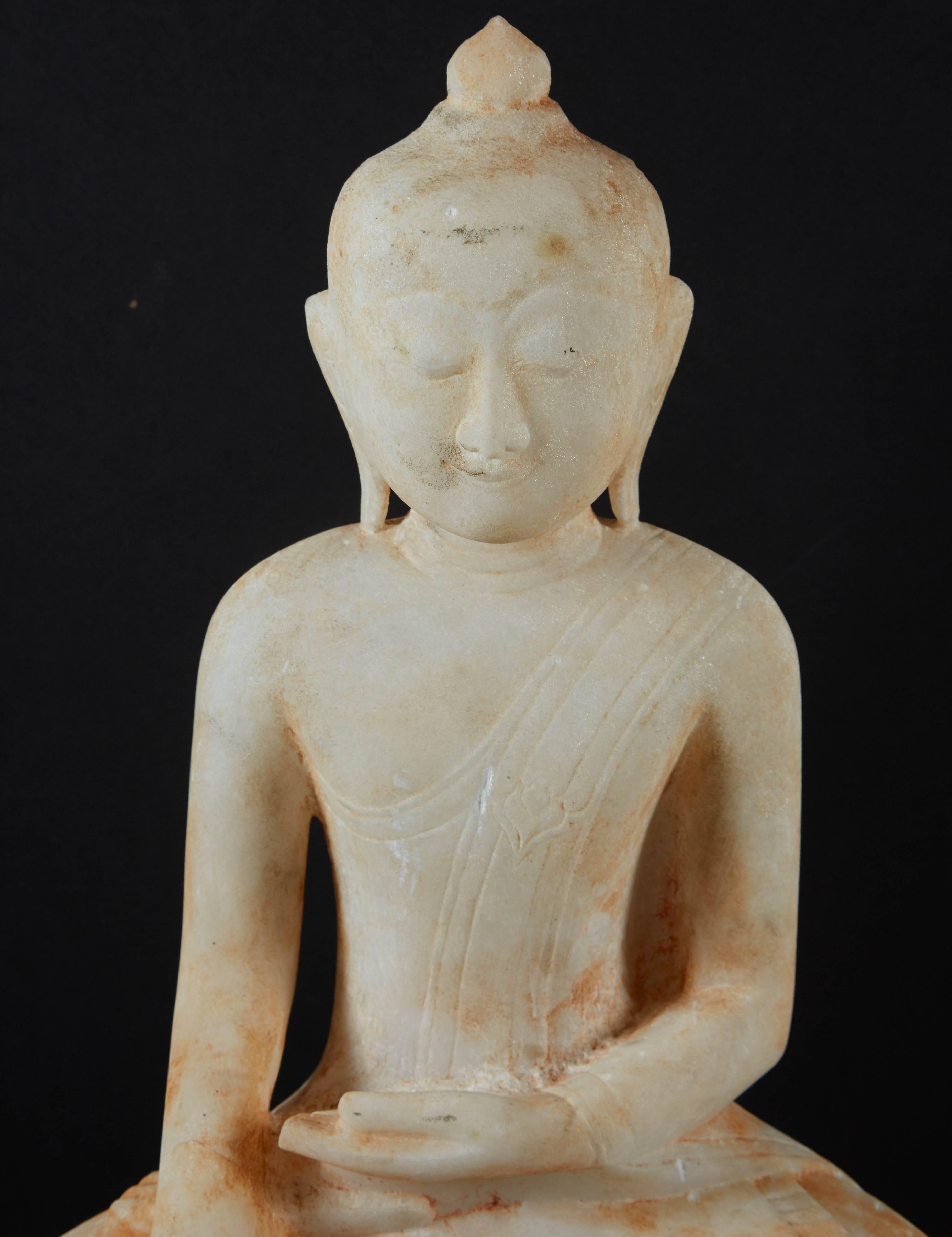 Shan Style Burmese Alabaster Buddha, 19th Century In Good Condition For Sale In New York, NY