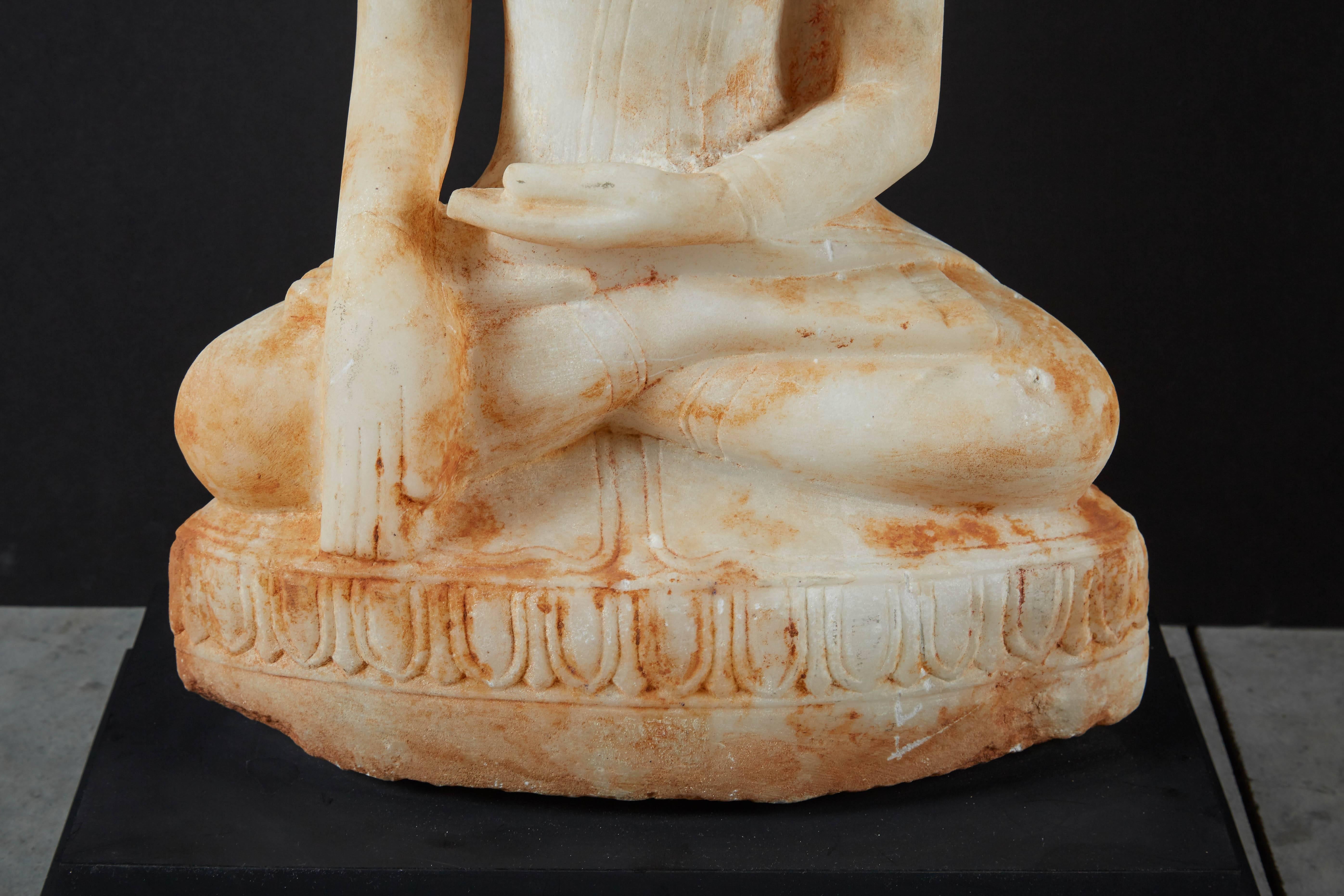 Shan Style Burmese Alabaster Buddha, 19th Century For Sale 2