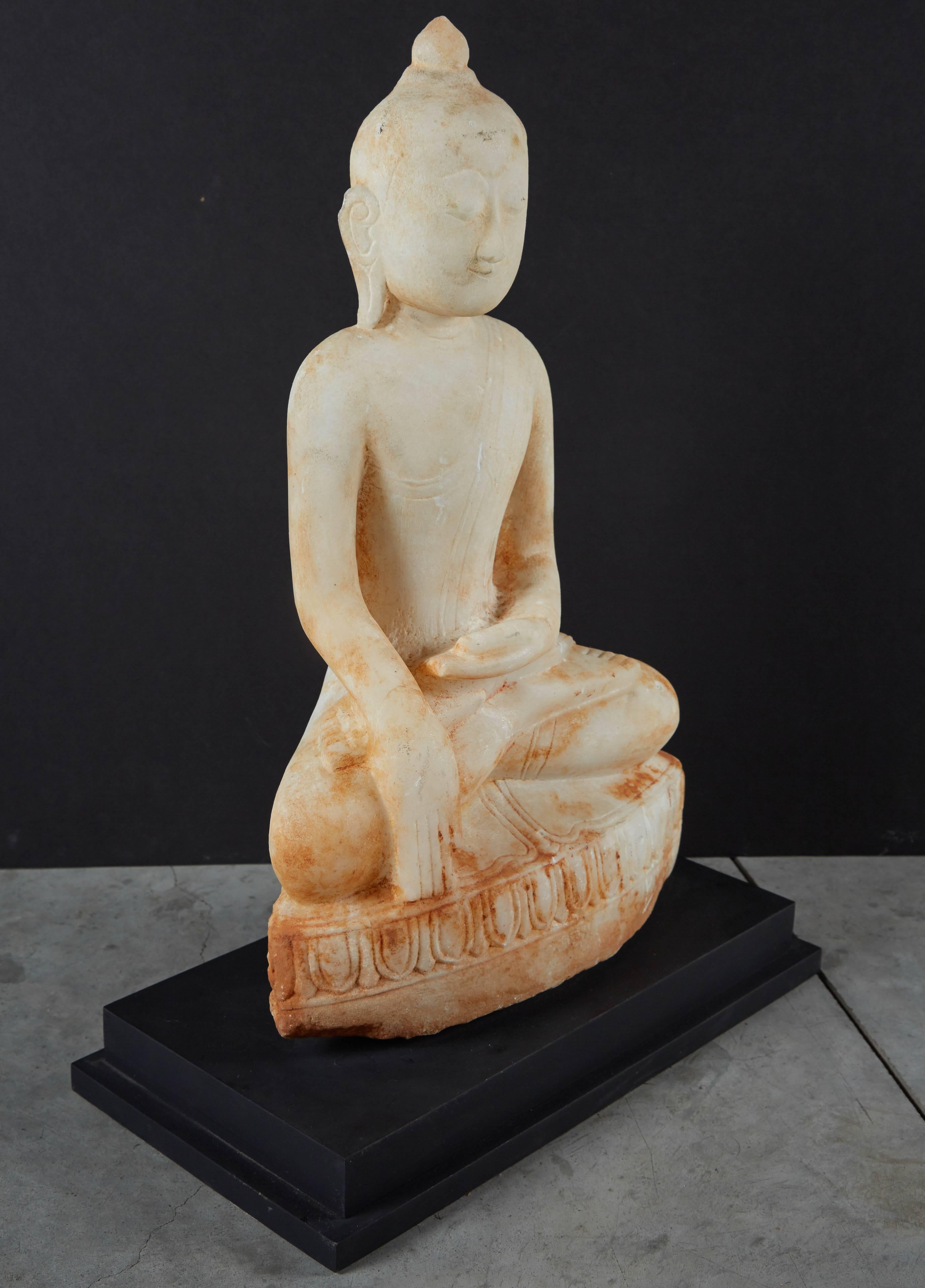 Shan Style Burmese Alabaster Buddha, 19th Century For Sale 3