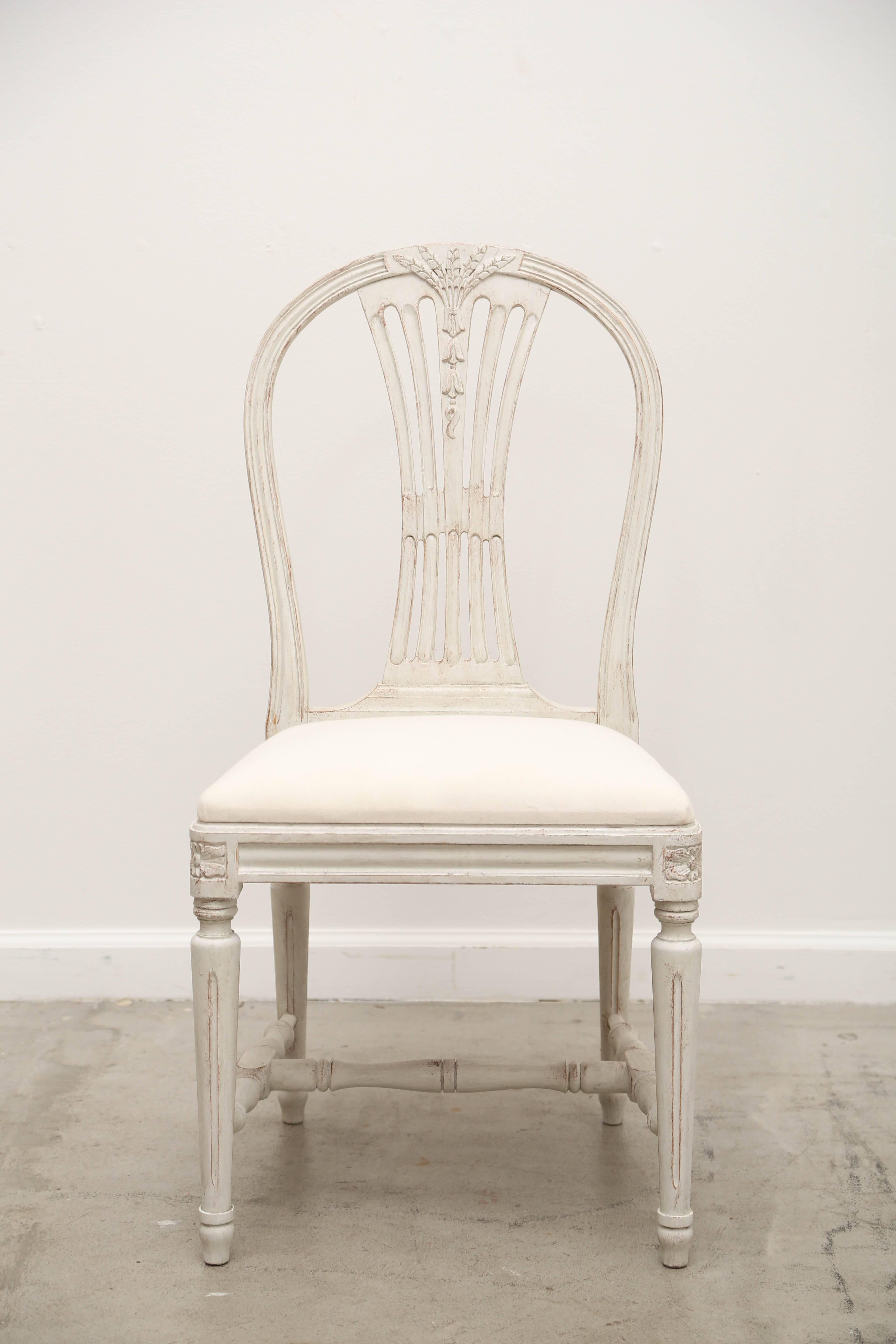 Set of 12 Painted Gustavian Style Dining Chairs Early 20th Century In Good Condition In West Palm Beach, FL