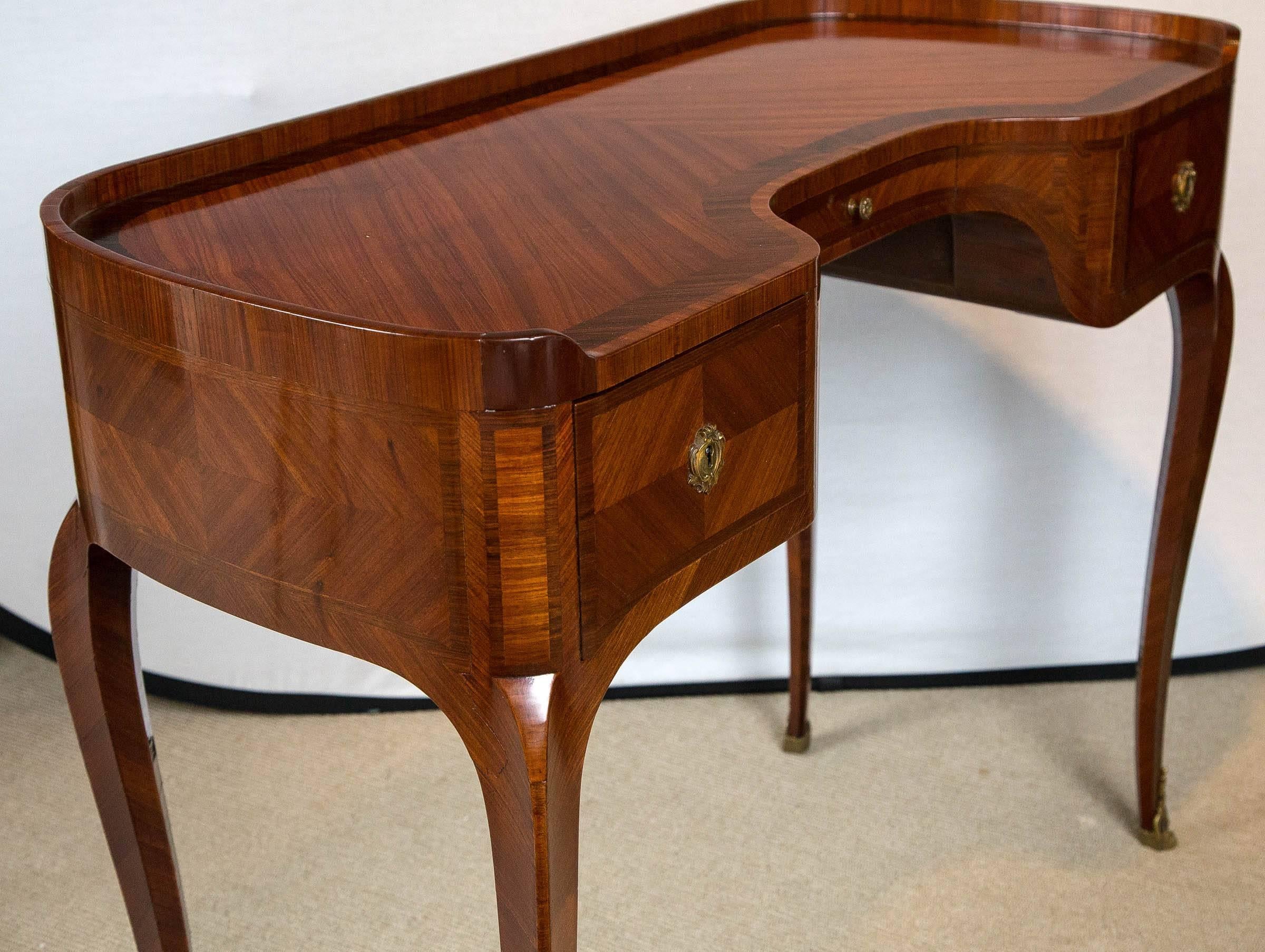 Early 20th Century French Desk with Banding For Sale 2