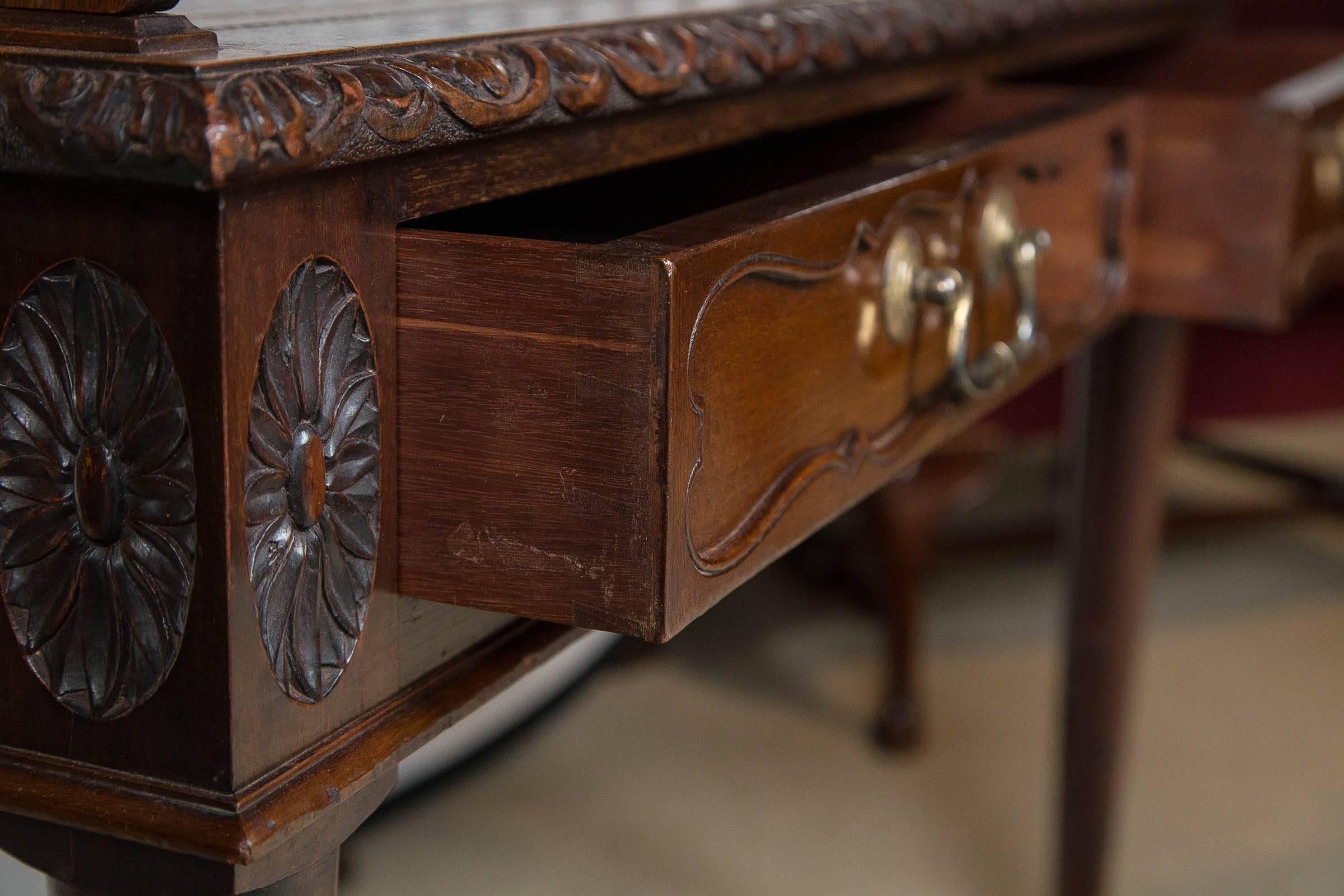 Early 20th Century English Mahogany Leather Top Table For Sale 4
