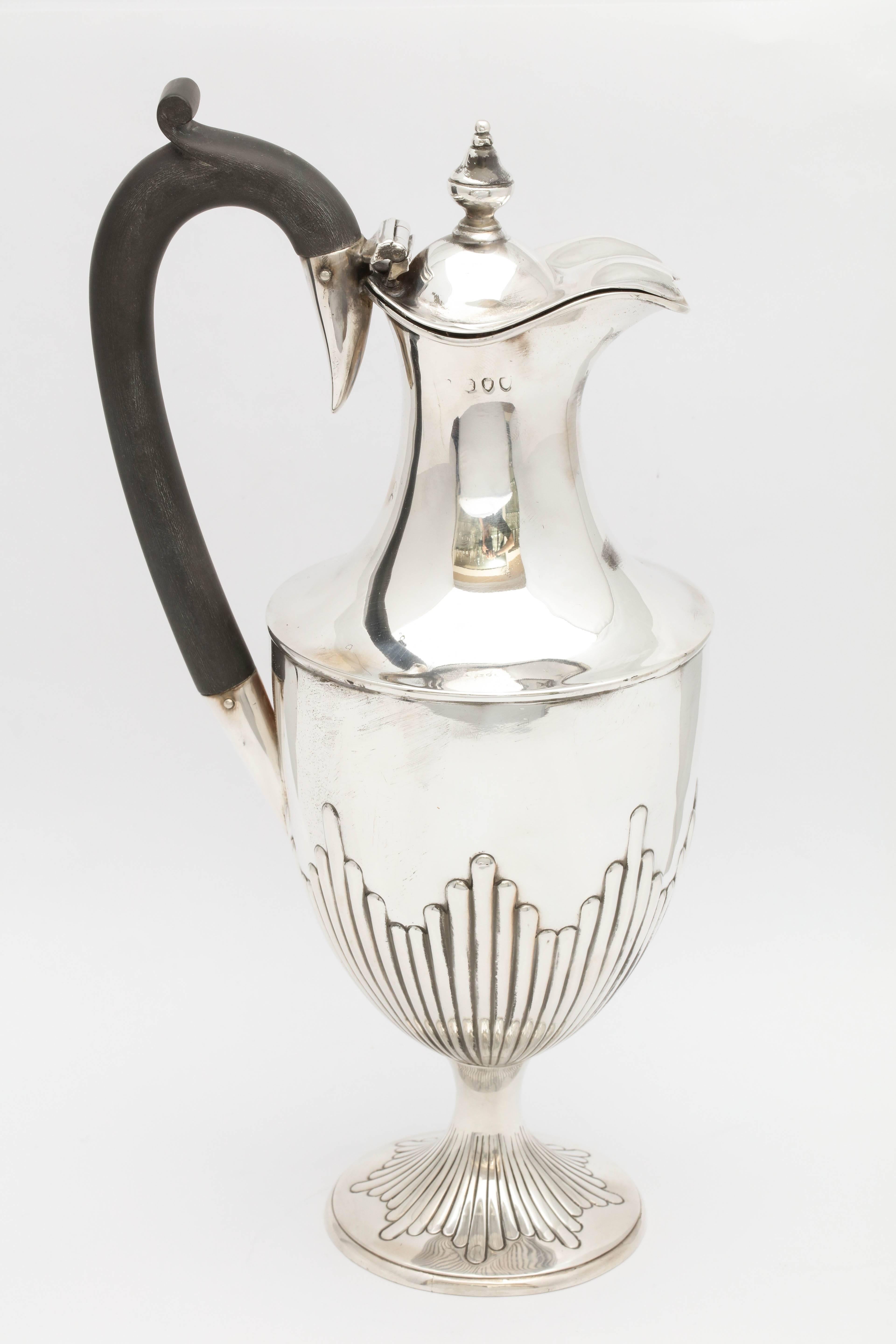 Victorian Sterling Silver Ewer on Pedestal Base In Excellent Condition In New York, NY