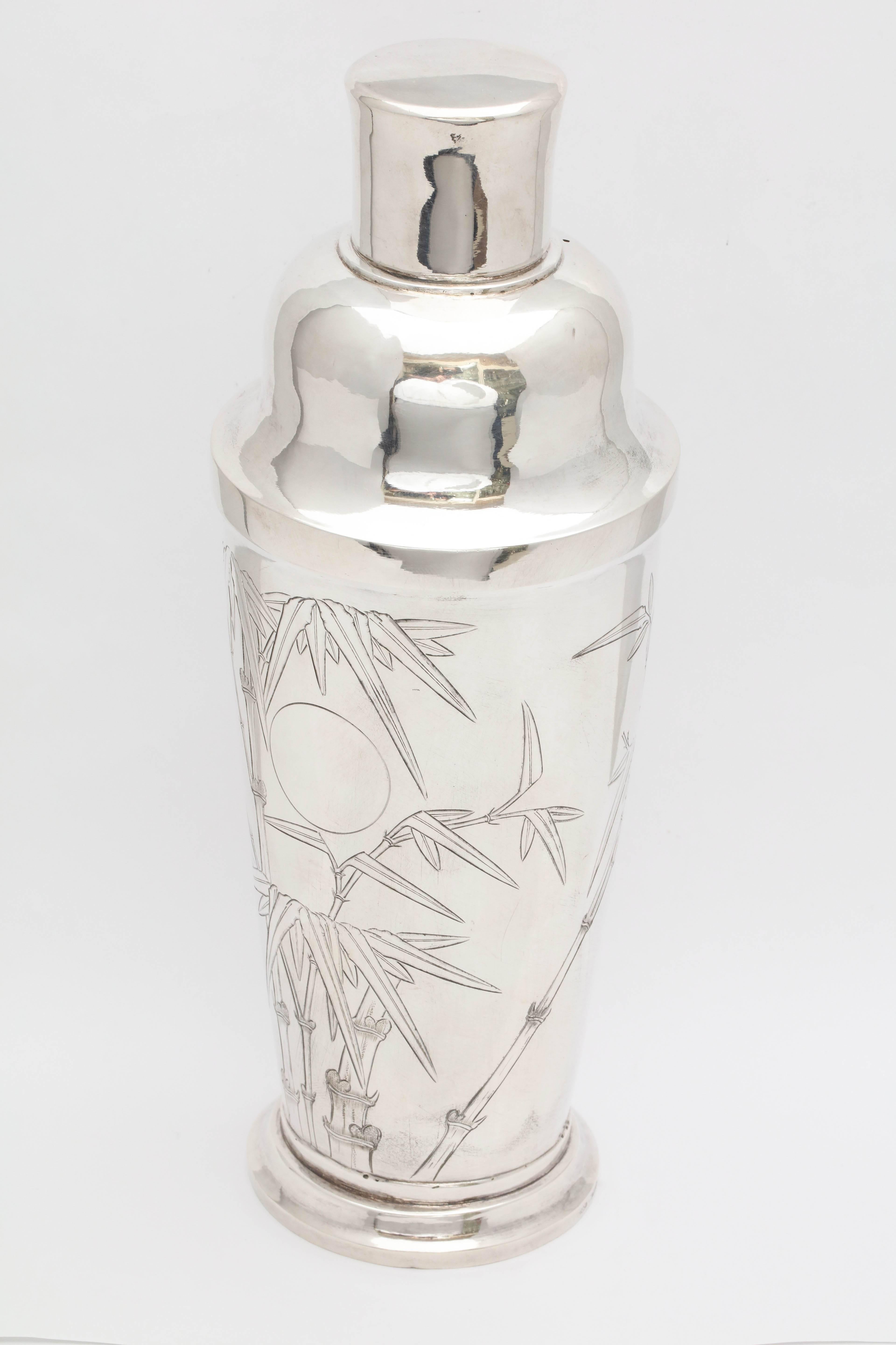 Mid-Century Modern Sterling Silver Cocktail Shaker In Excellent Condition In New York, NY