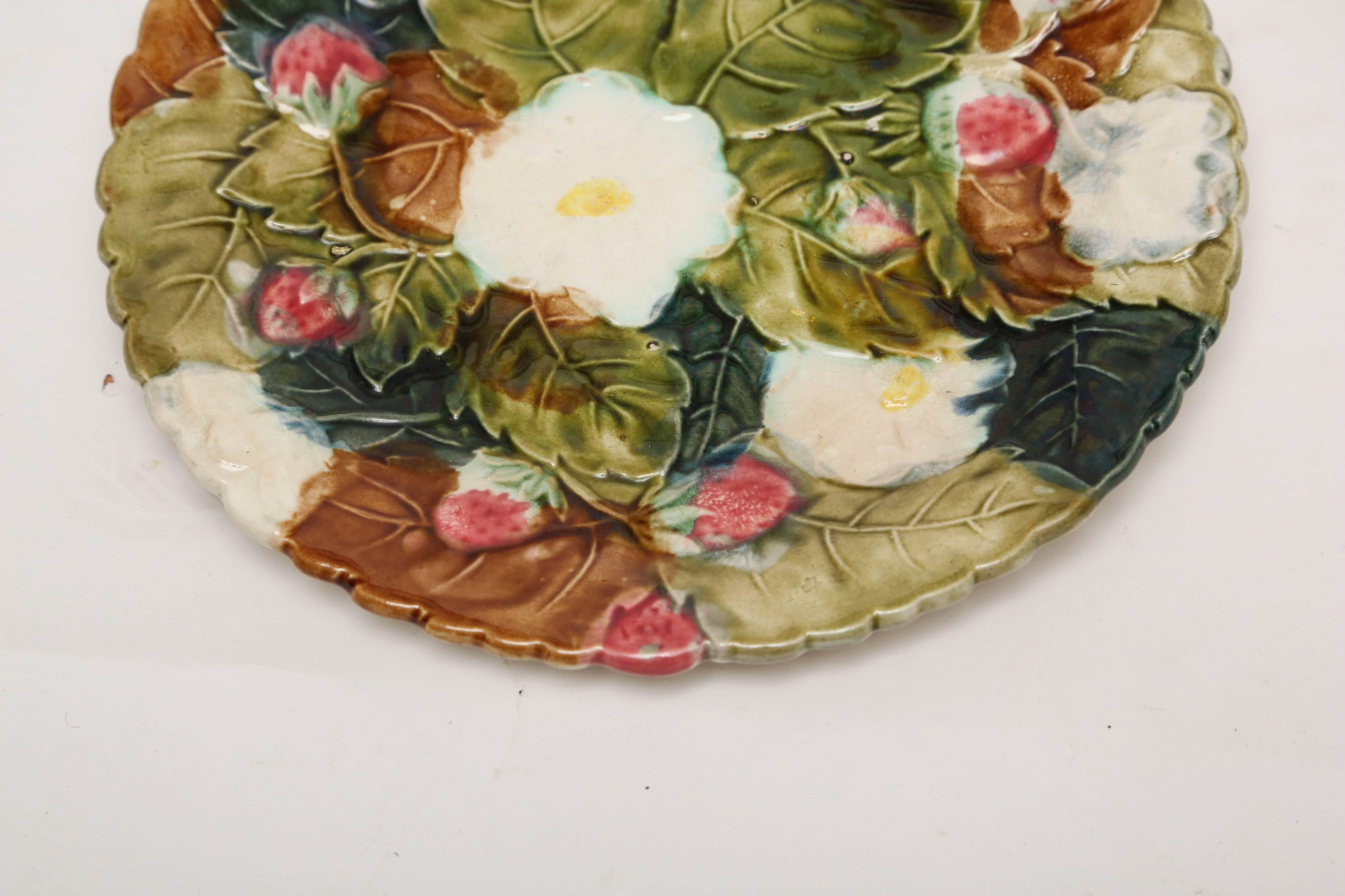 French Set of Six Antique Strawberry Majolica Plates For Sale
