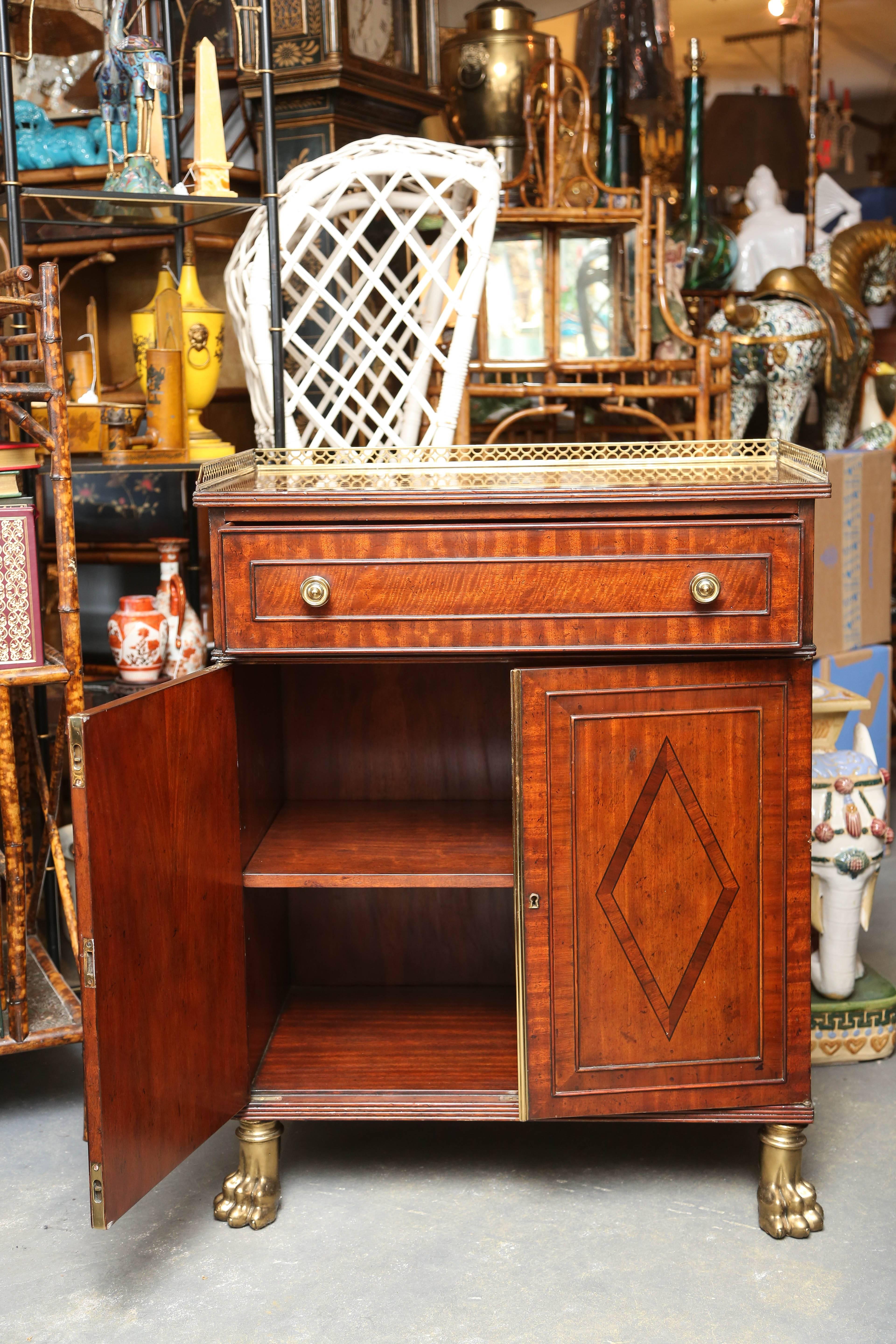 Regency Style Bar / Liquor Cabinet In Good Condition In West Palm Beach, FL