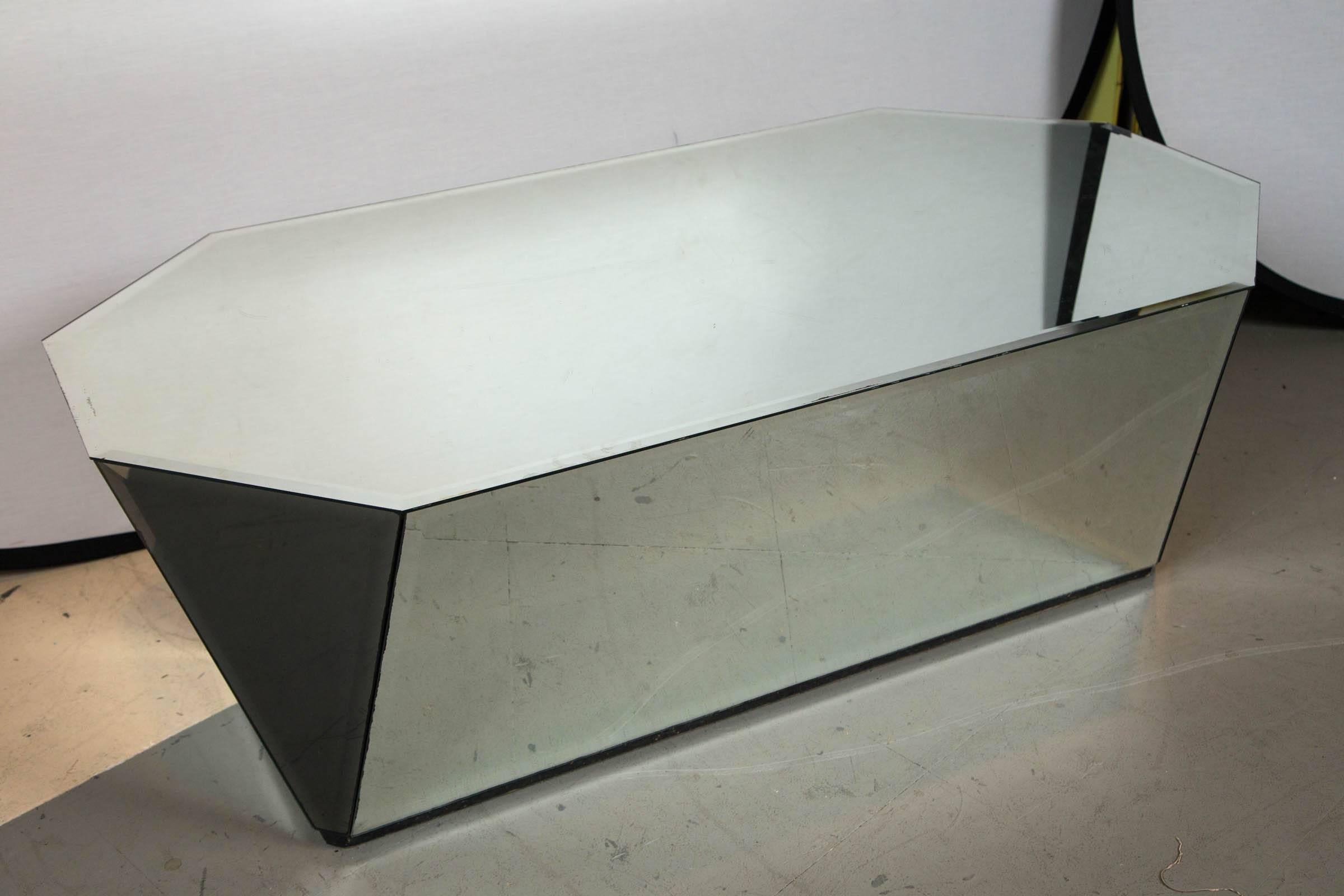 Late 20th Century Geometric Dimensional Mirrored Cocktail Table For Sale
