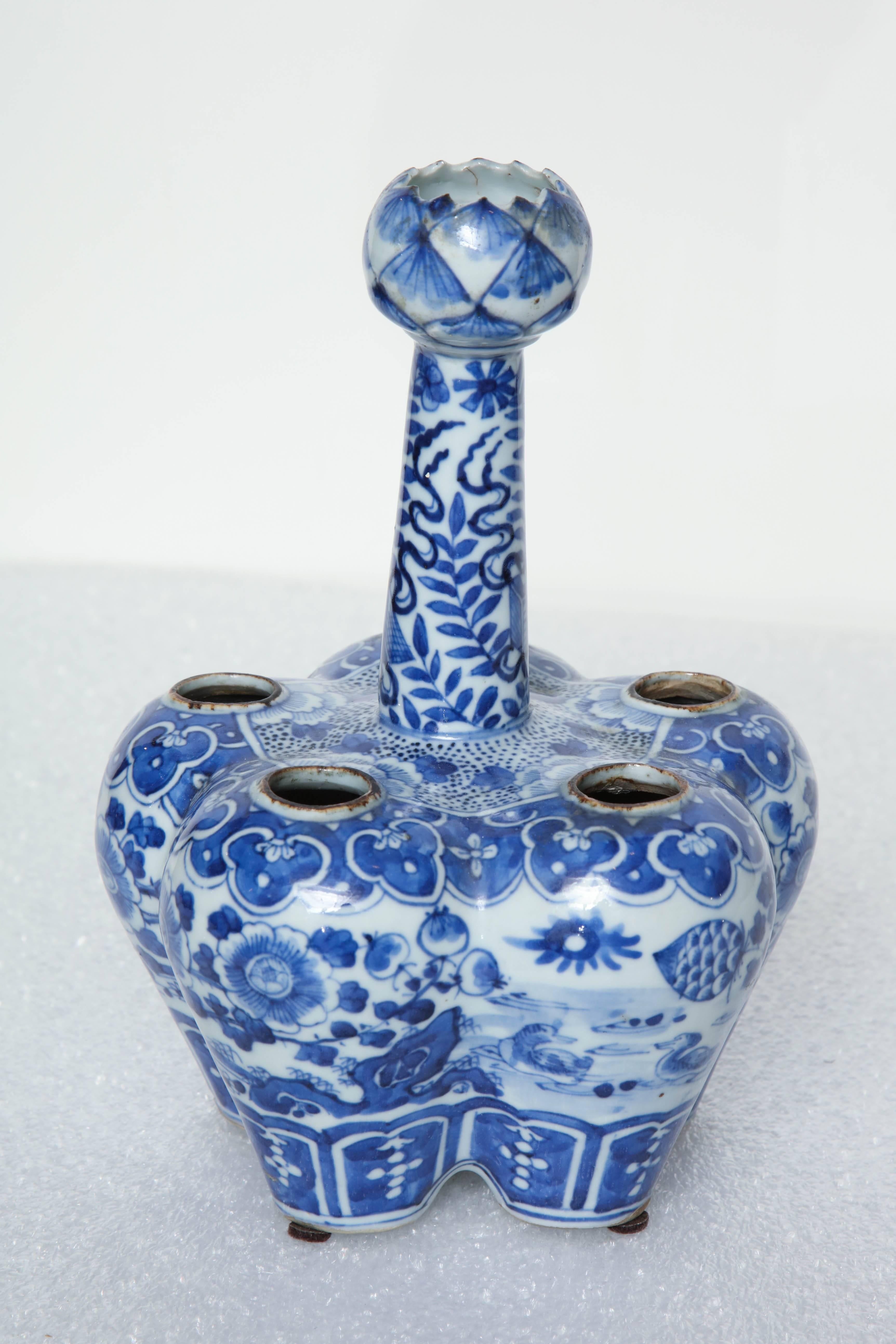 19th Century, Chinese Blue and White Crocus Pot For Sale at 1stDibs
