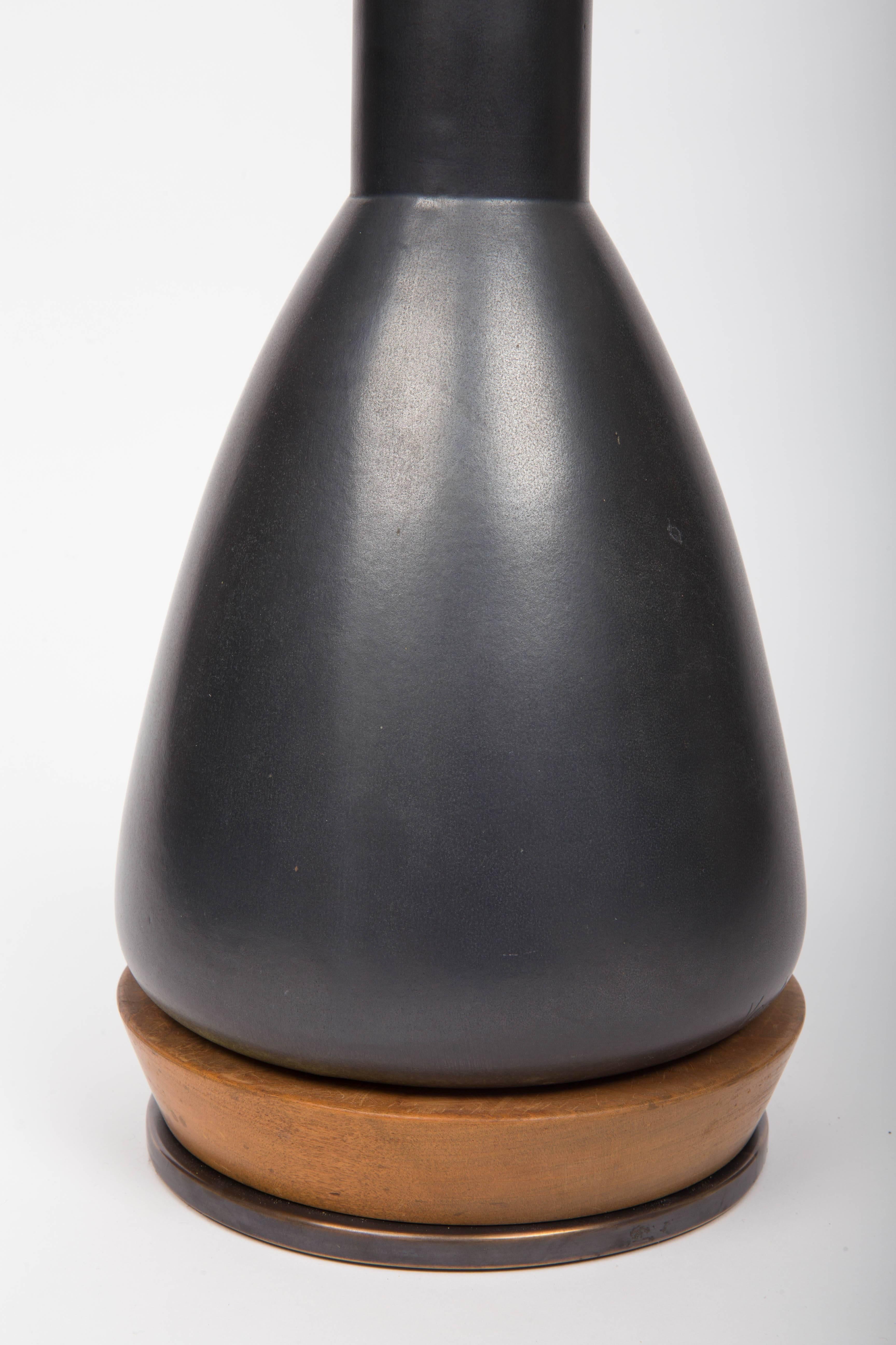 Black Ceramic Table Lamp Attributed to Gordon & Jane Martz, c. 1960s In Good Condition In New York City, NY