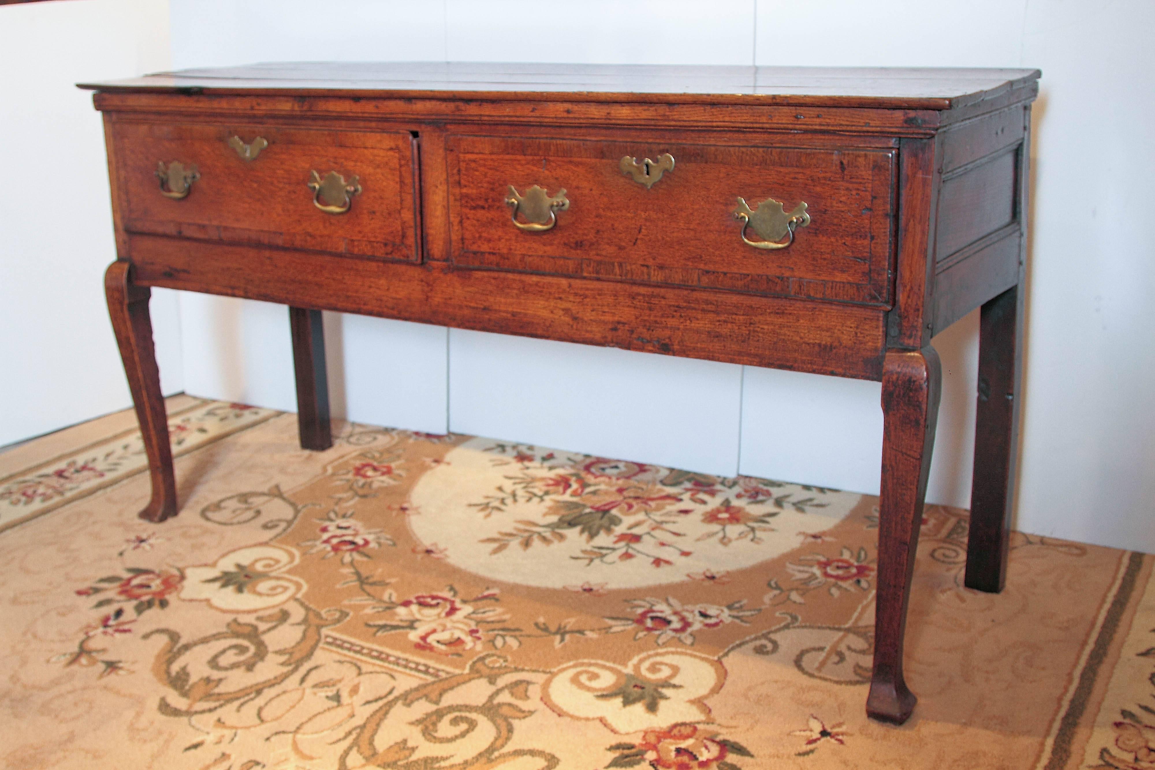 18th Century English Queen Anne Period Dresser Base In Excellent Condition In Dallas, TX