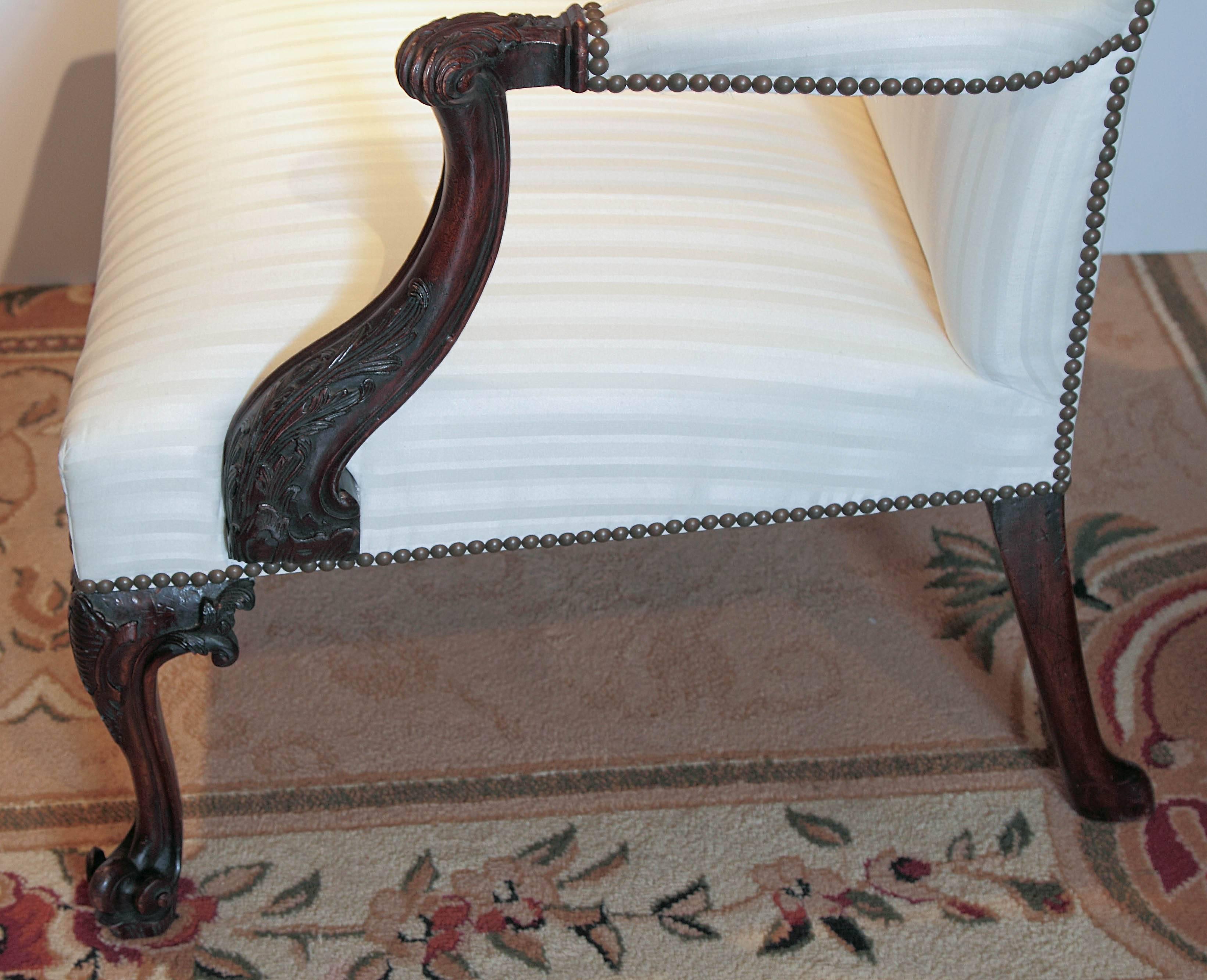 Pair of 19th Century English Georgian Mahogany Armchairs In Excellent Condition In Dallas, TX