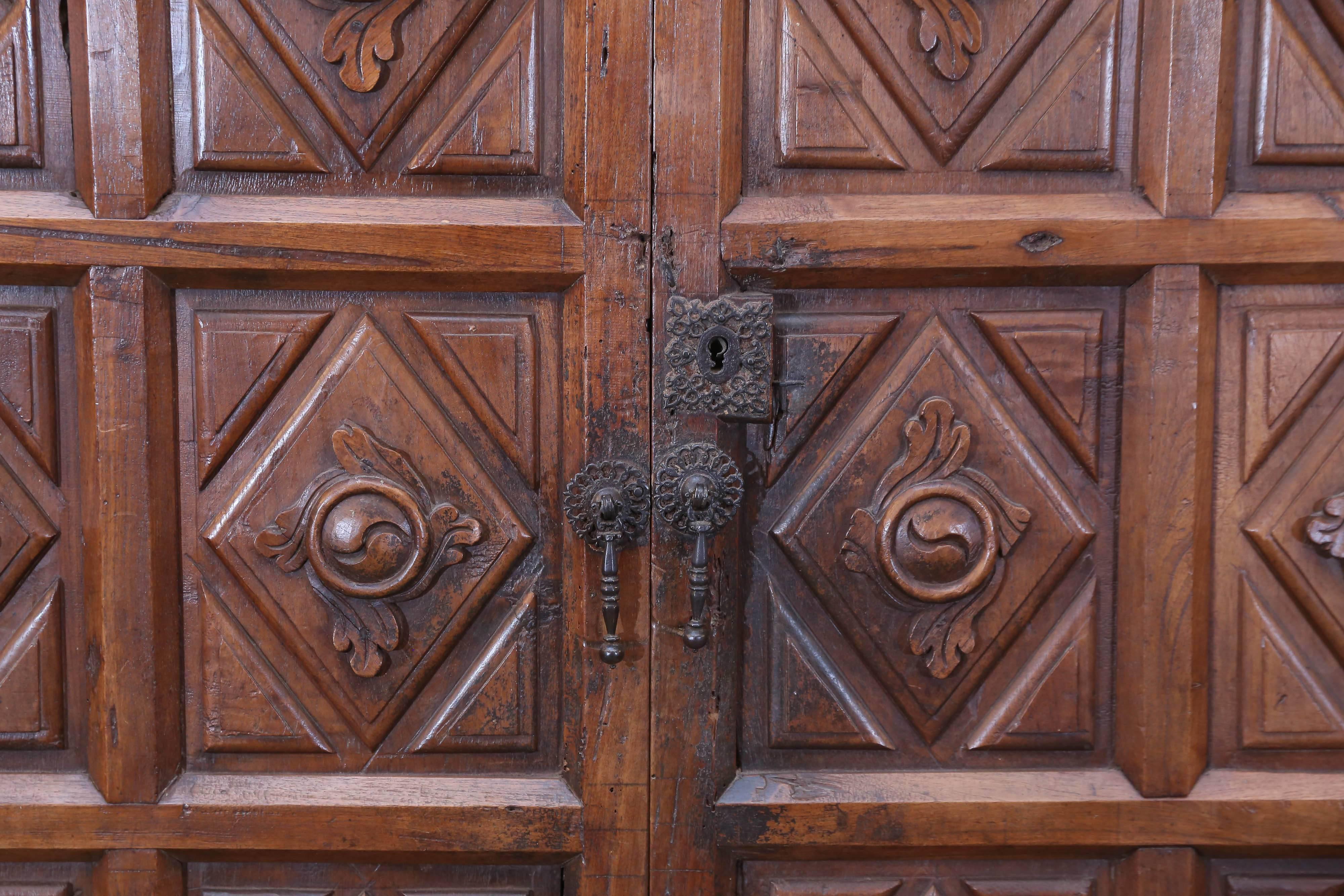 18th Century and Earlier 17th Century Carved Baroque Colonial English Oak Armoire For Sale