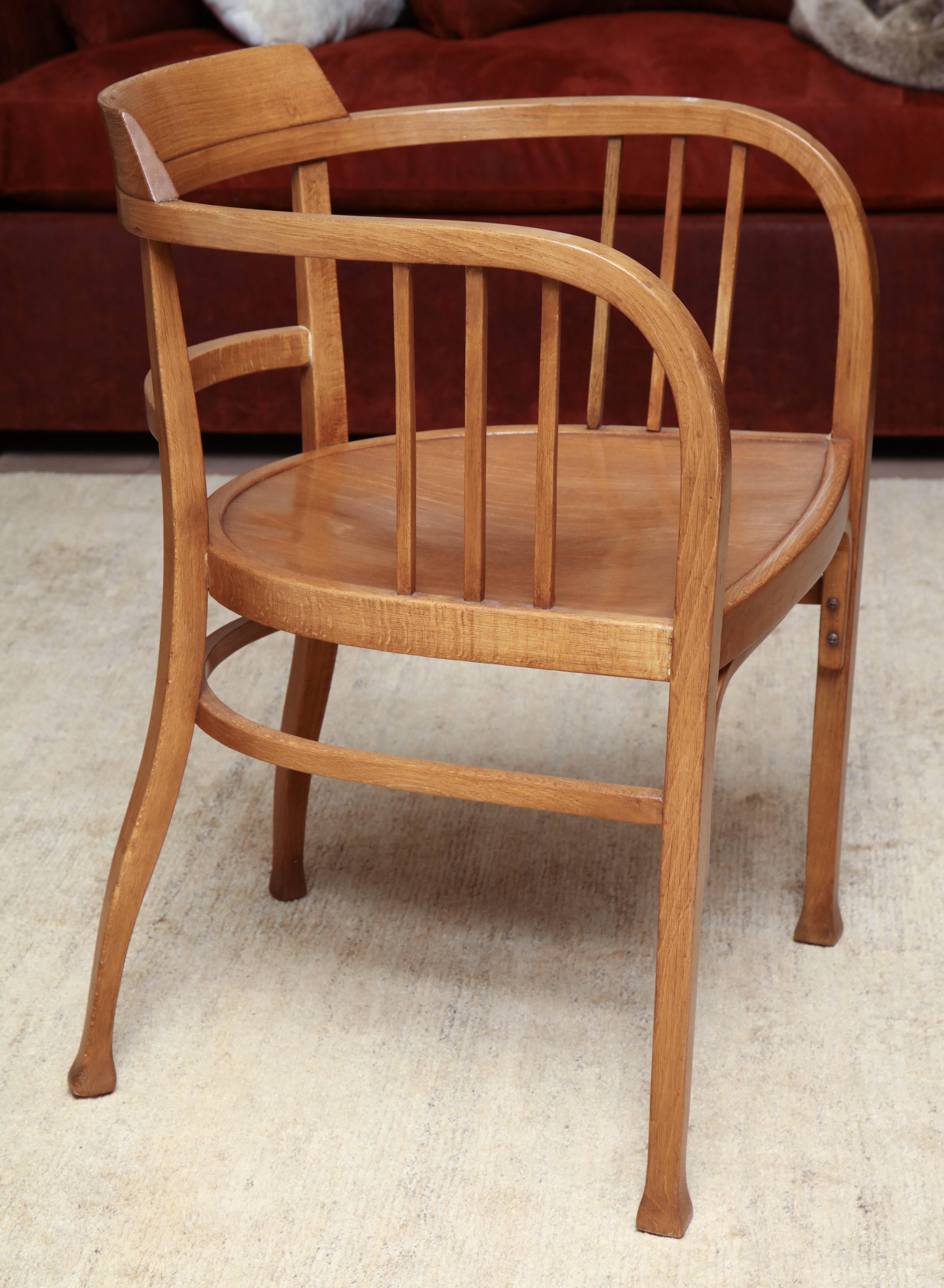 Thonet Armchair In Good Condition For Sale In New York, NY