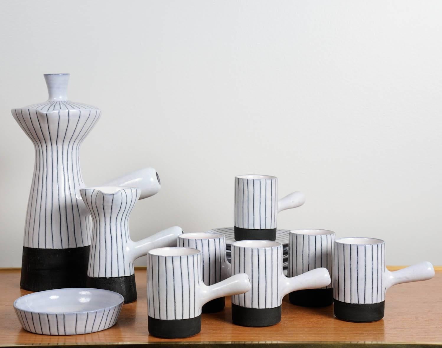 Set by Jacques Innocenti with stripes black or grey,
circa 1950.