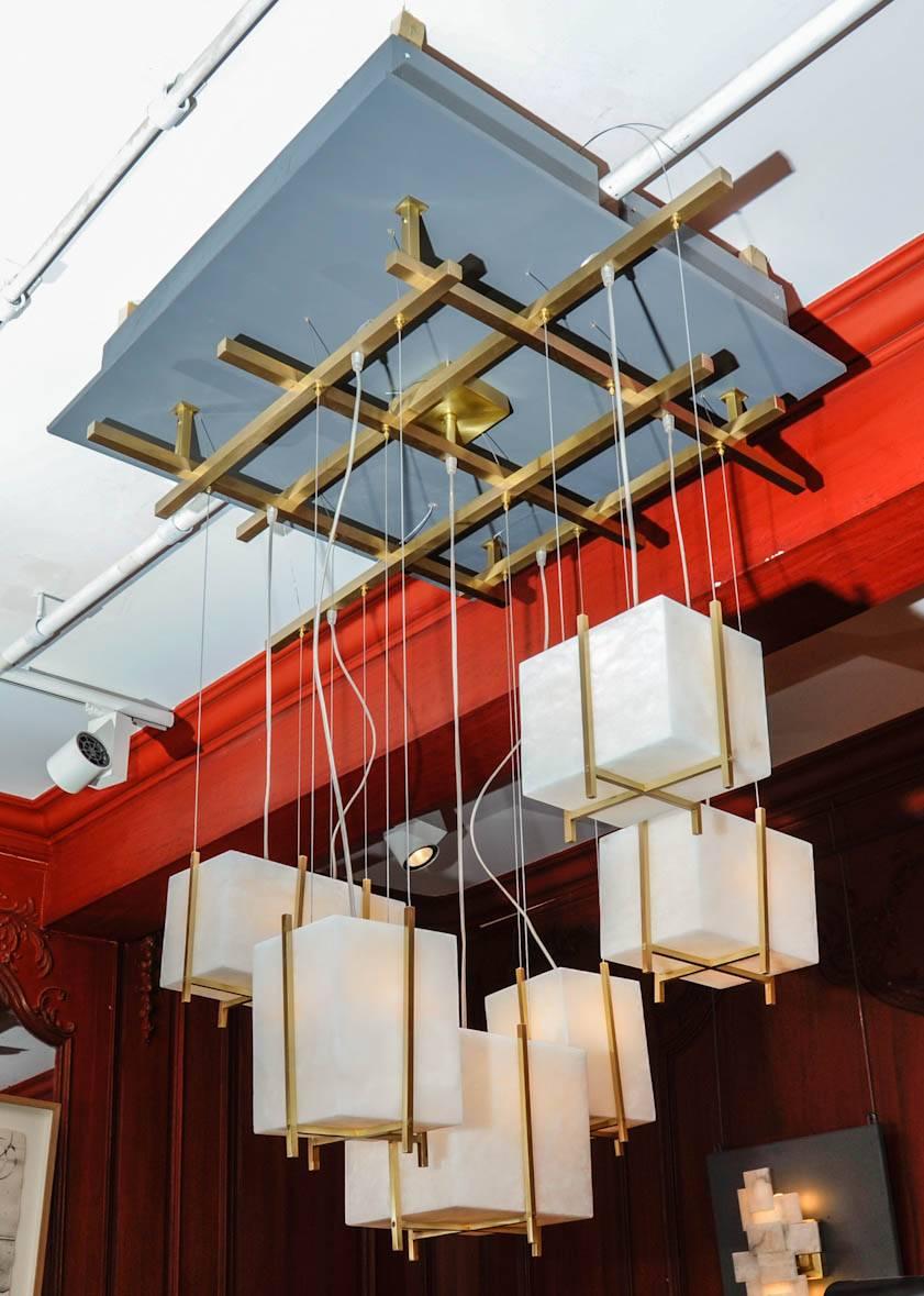 Chandelier with Alabaster Cubes at cost price. In Excellent Condition For Sale In Saint-Ouen (PARIS), FR