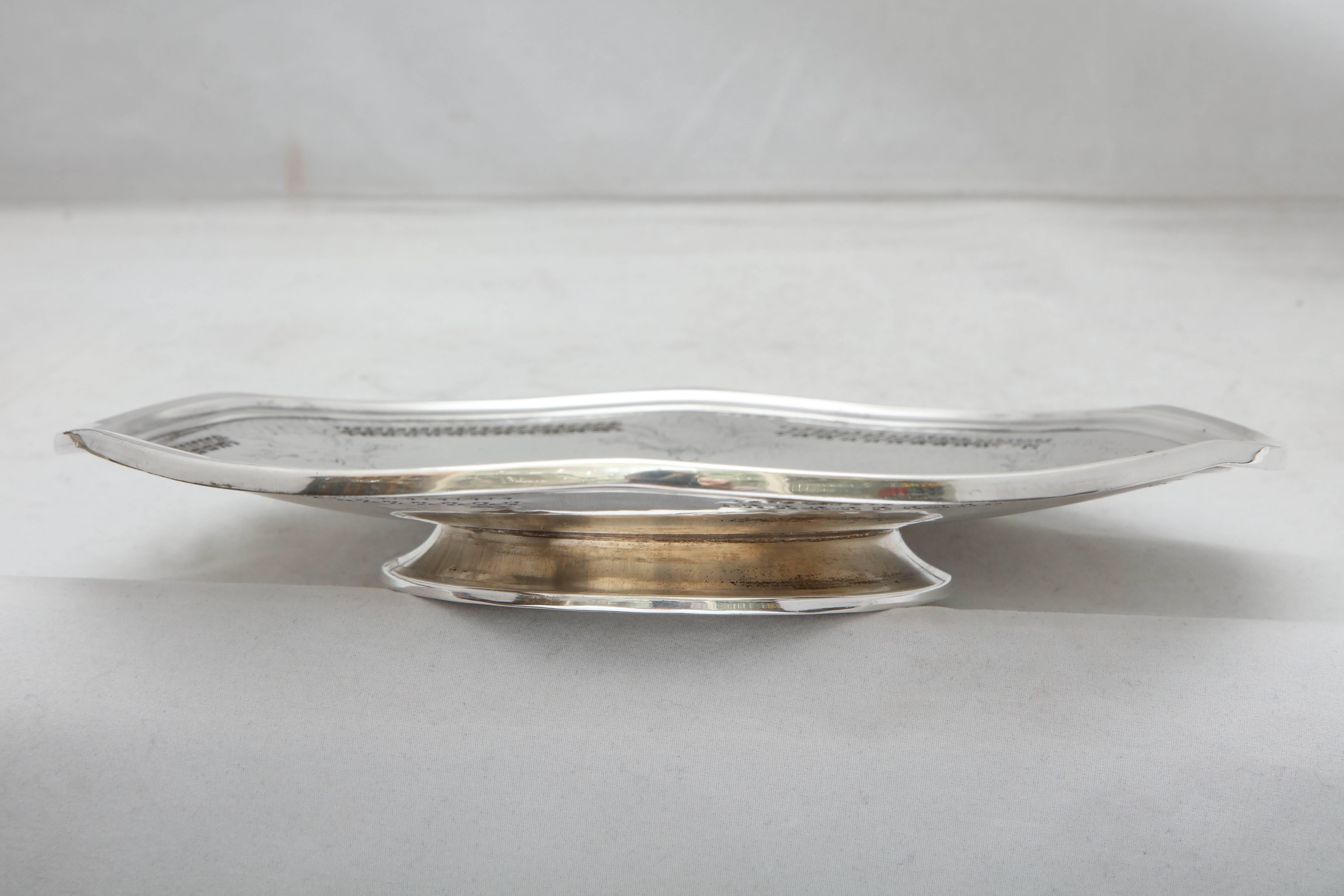 Pair of Art Deco Sterling Silver Hand-Hammered Pedestal Based Serving Platters For Sale 1