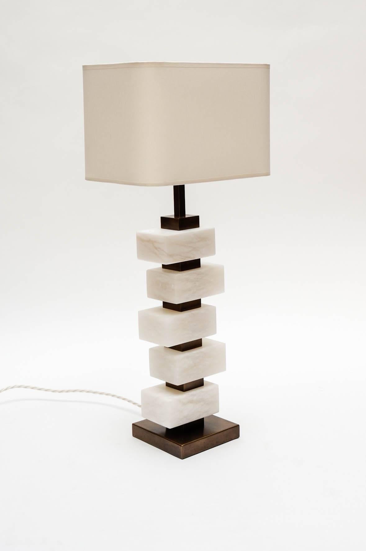 italien Paire de lampes de bureau en laiton et briques en albâtre Glustin Luminaires Creation en vente