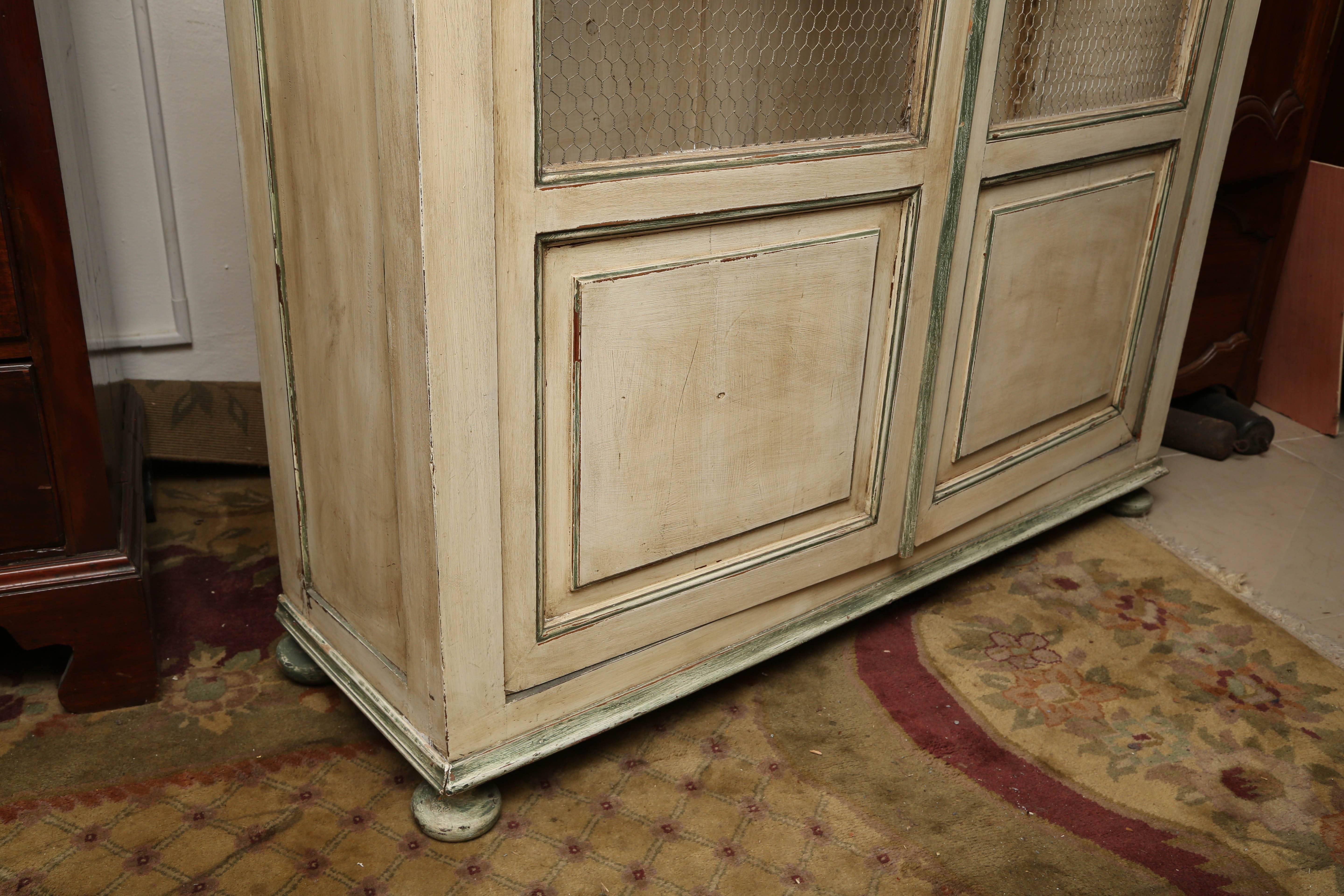 Superb 19th Century French Hand-Painted Bookcase or Cupboard In Excellent Condition In West Palm Beach, FL