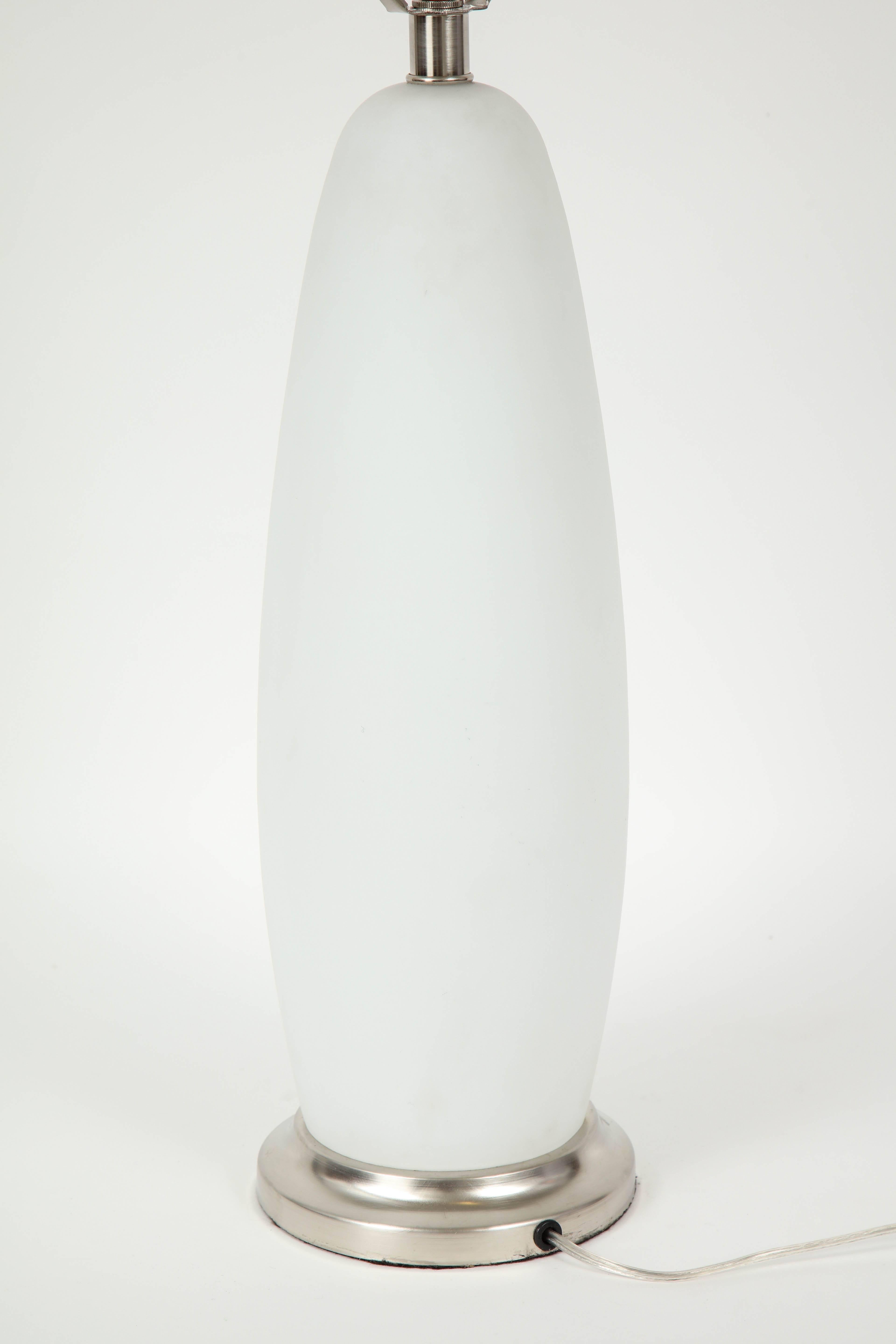 Vistosi-Lampen aus weißem Muranoglas mit mattem Finish im Zustand „Hervorragend“ im Angebot in New York, NY