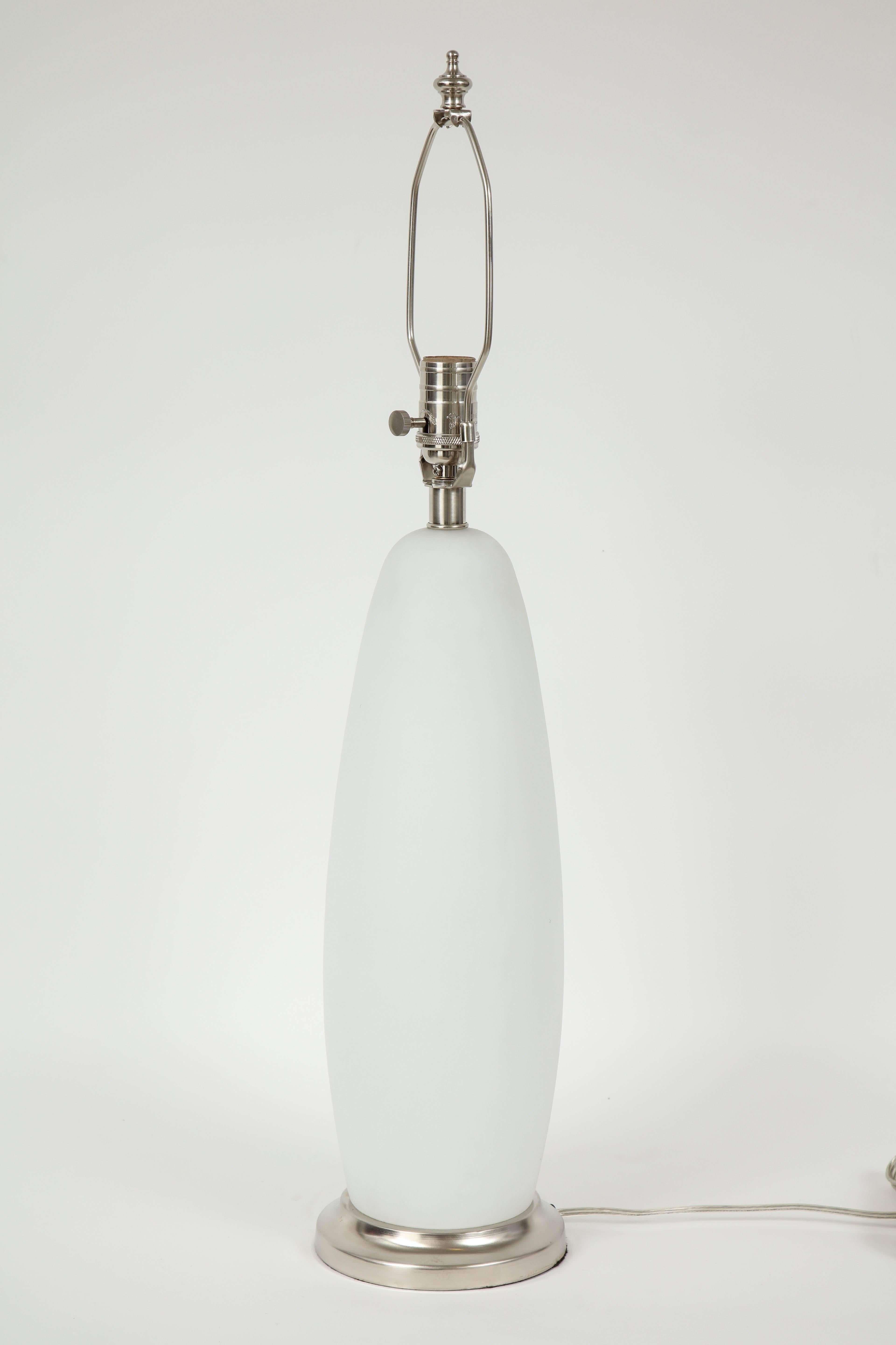 Vistosi-Lampen aus weißem Muranoglas mit mattem Finish (20. Jahrhundert) im Angebot