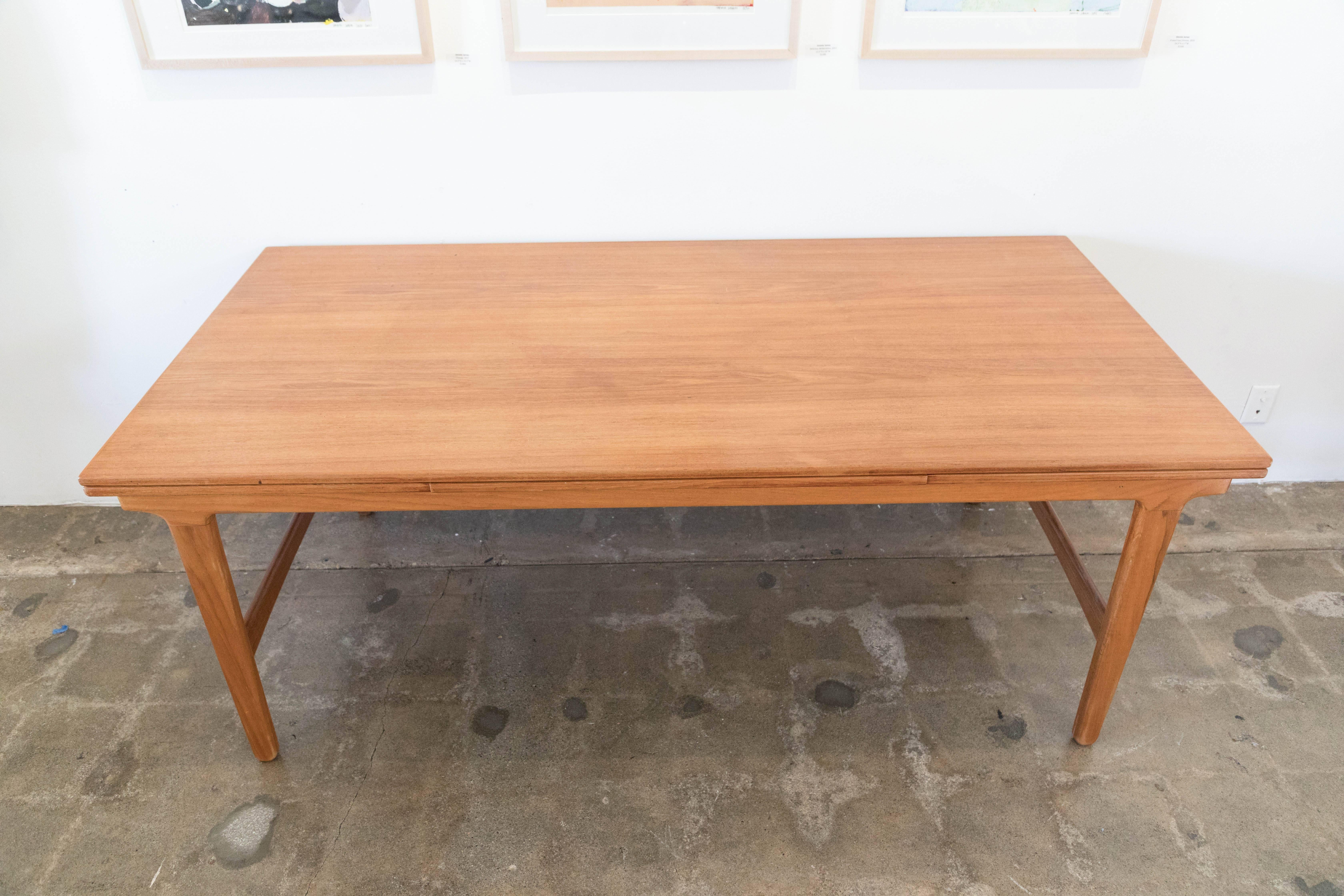 Danish expandable dining table For Sale 2