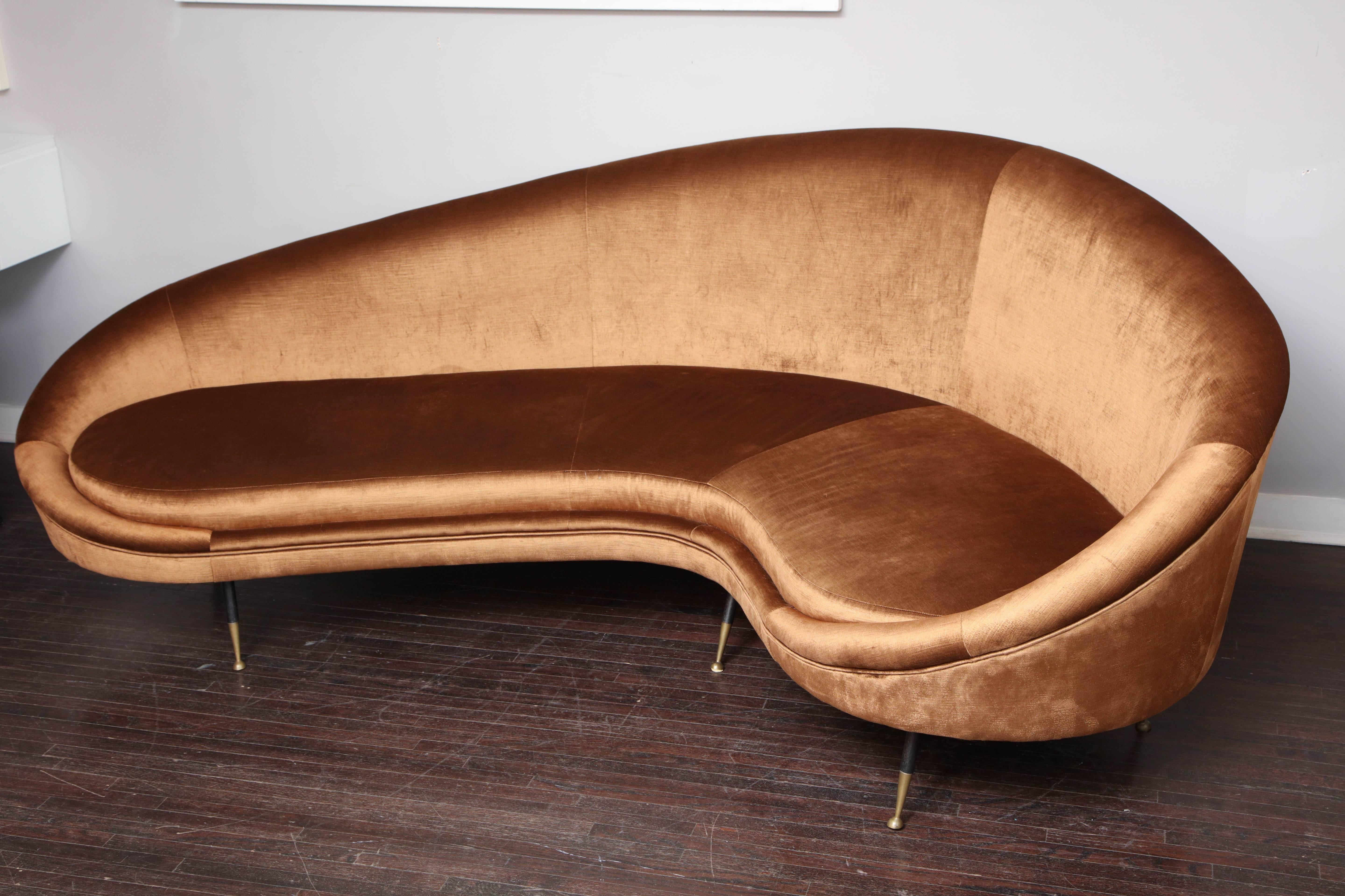Vintage Italian curved sofa in copper velvet.