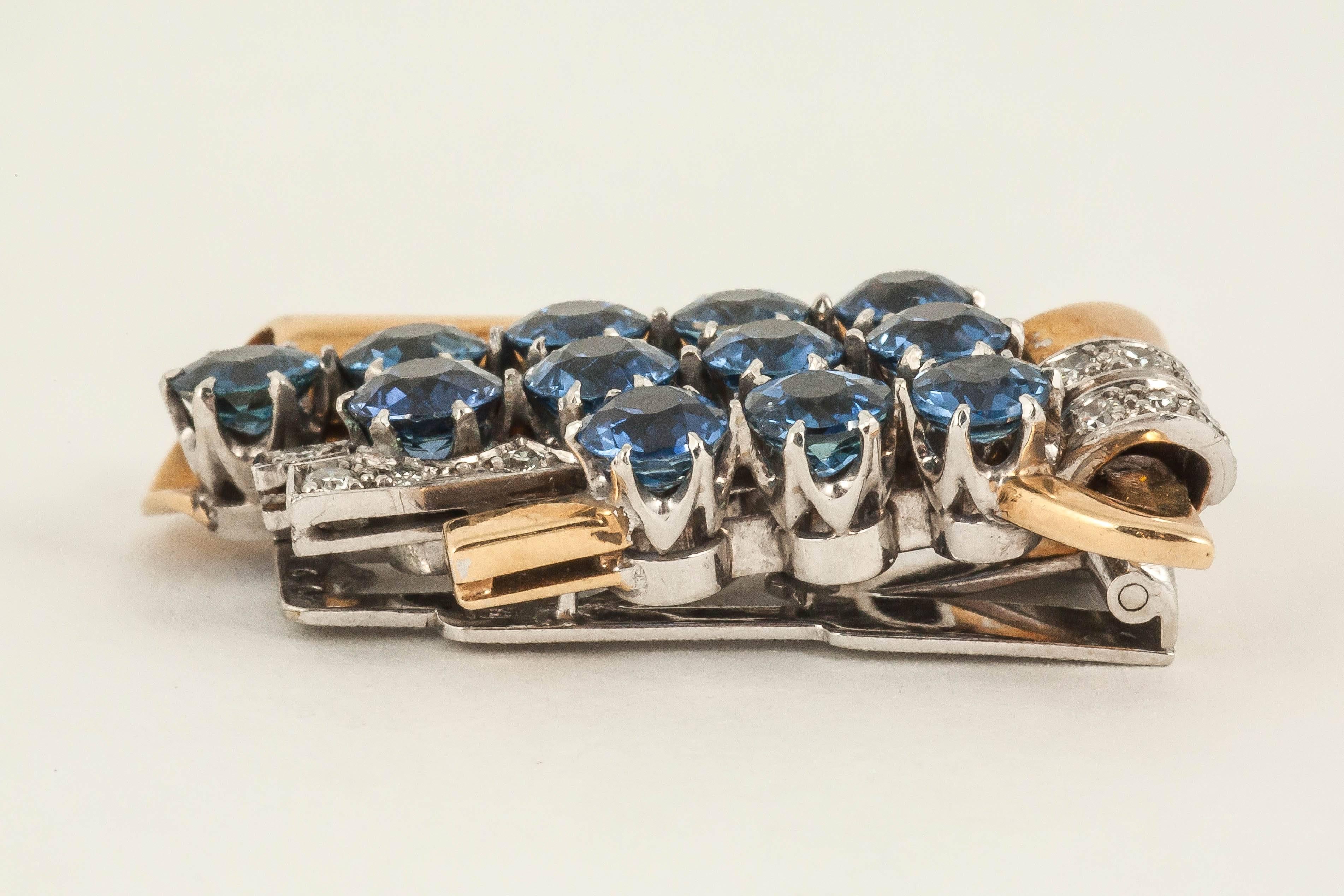 1940s English sapphire diamond gold clip brooch For Sale 3
