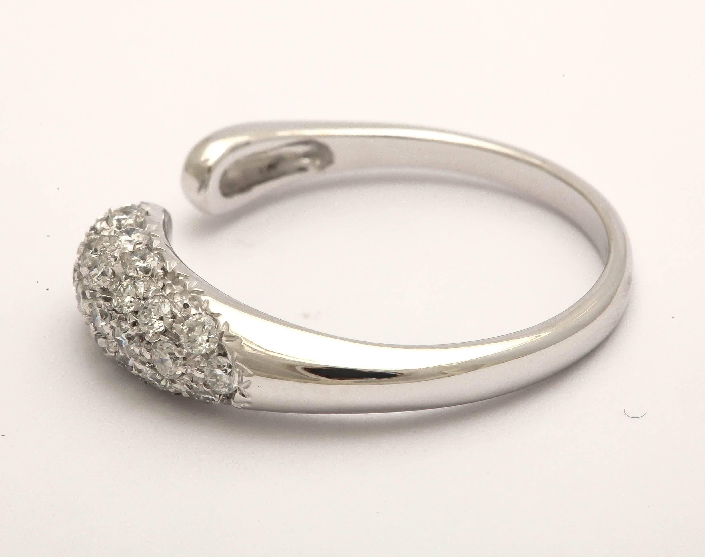 Faraone Mennella Diamond White Gold Gocce Ring In New Condition For Sale In New York, NY