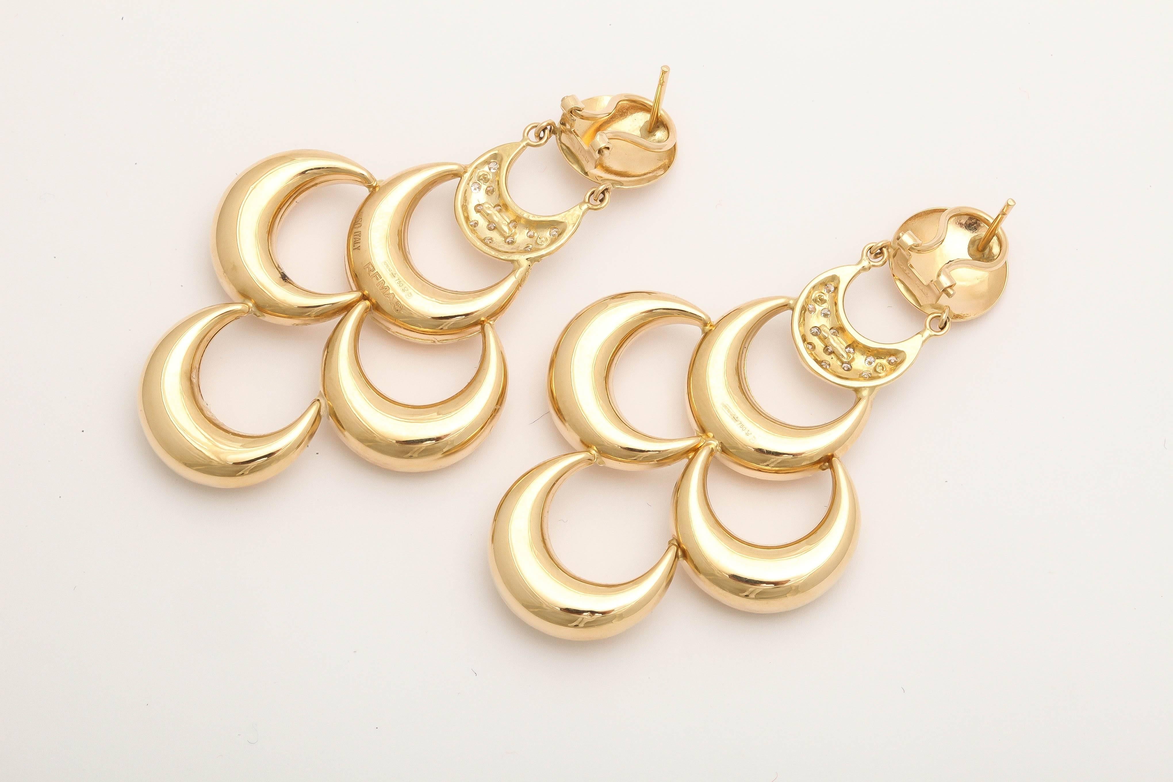 Diamond Gold Lune Earrings In New Condition For Sale In New York, NY