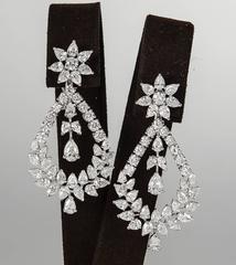 Extraordinary Diamond Gold Chandelier Drop Earrings