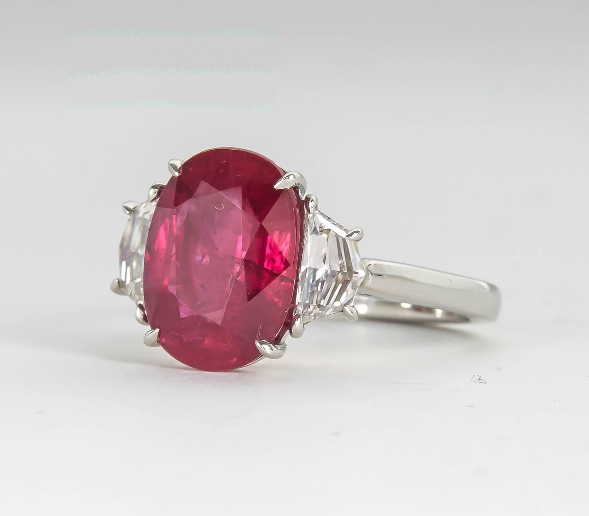 GIA cert 5.33 Carat Ruby Diamond Platinum Cocktail Ring In New Condition For Sale In New York, NY