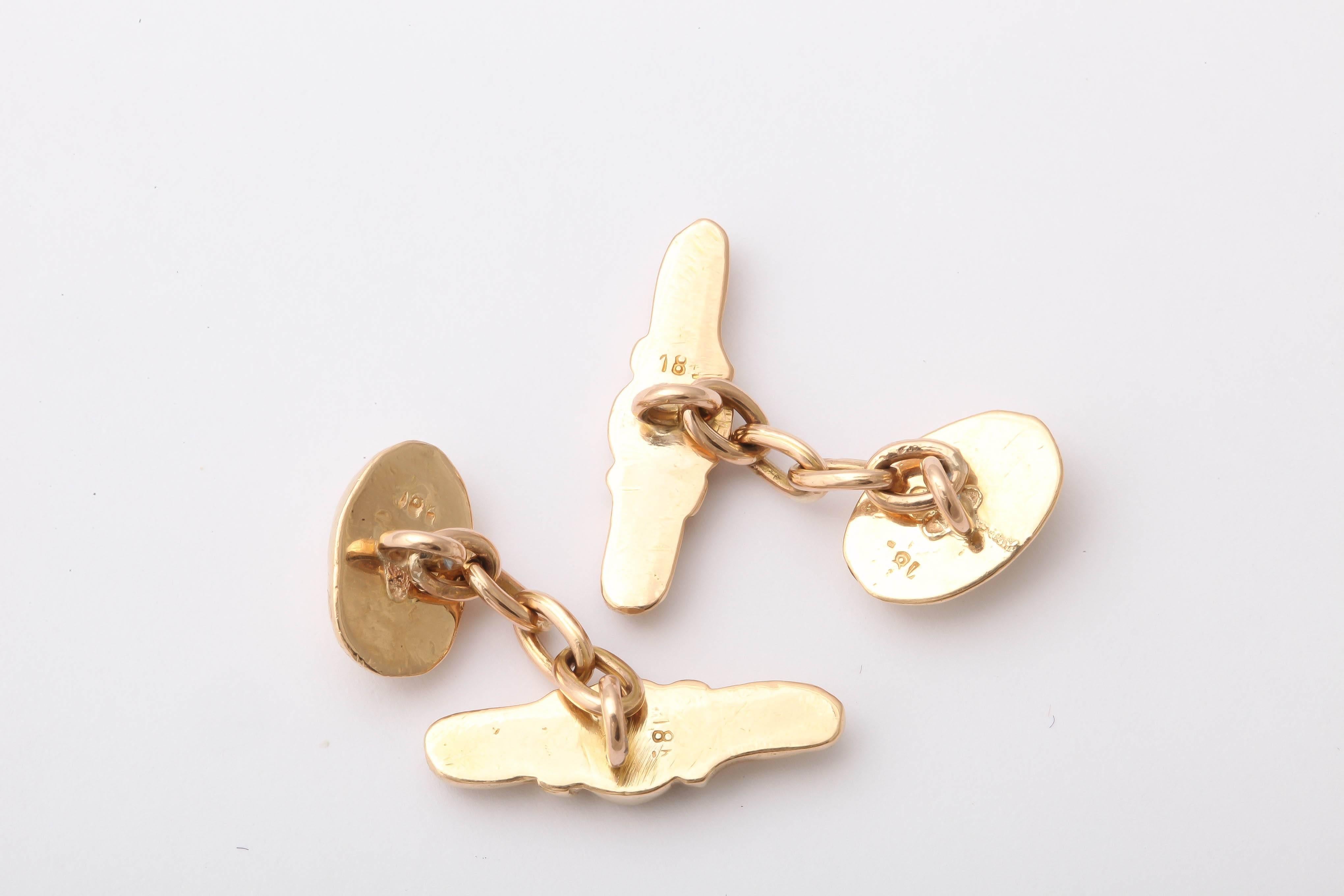 Small 19th Century 18k Gold Tragedy and Comedy Cufflinks In Good Condition For Sale In St. Catharines, ON
