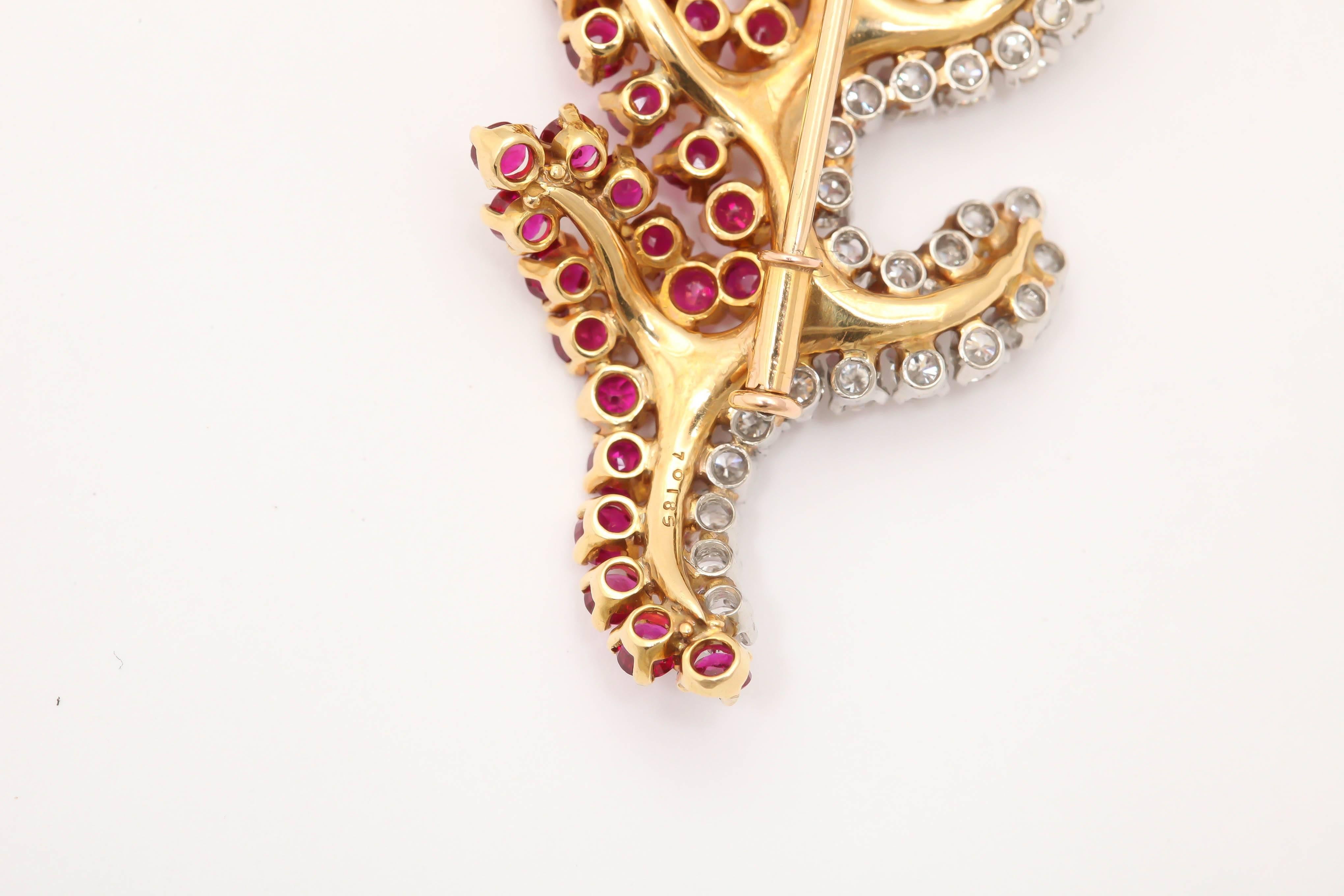 1950s Fabulous Ruby Diamond gold Leaf Brooch In Excellent Condition In New York, NY
