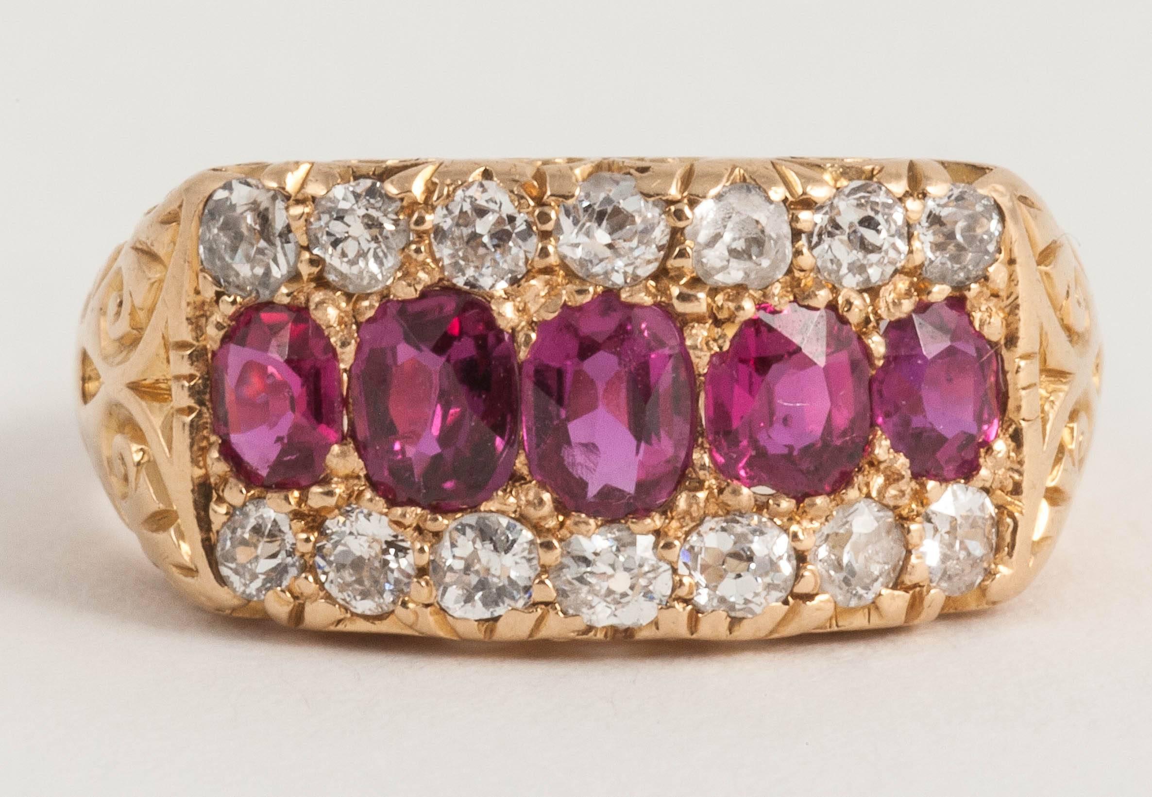 Edwardian Ruby and Diamond carved ring In Excellent Condition For Sale In London, GB