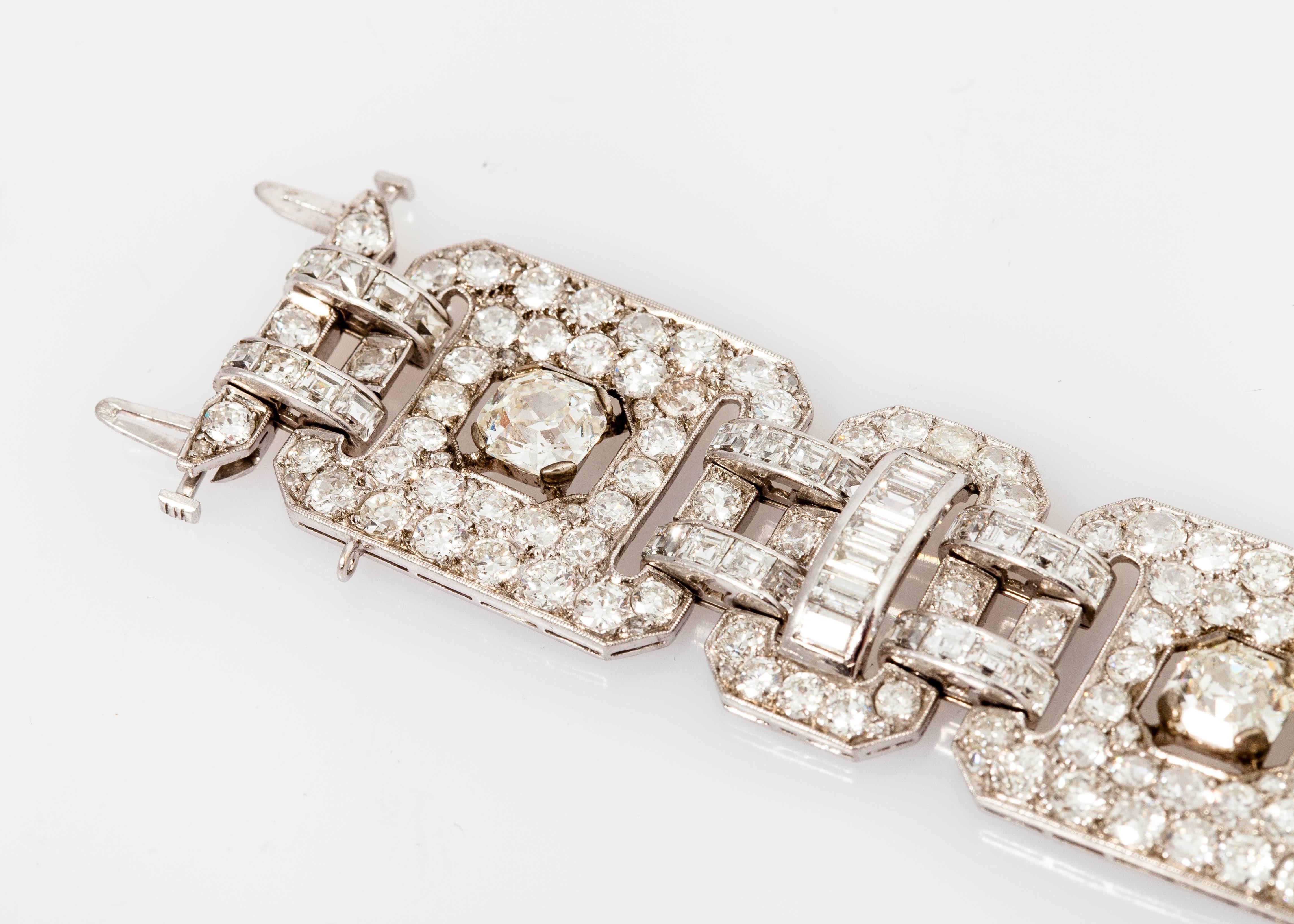 Gorgeous Art Deco Diamond Platinum Bracelet In New Condition For Sale In New York, NY