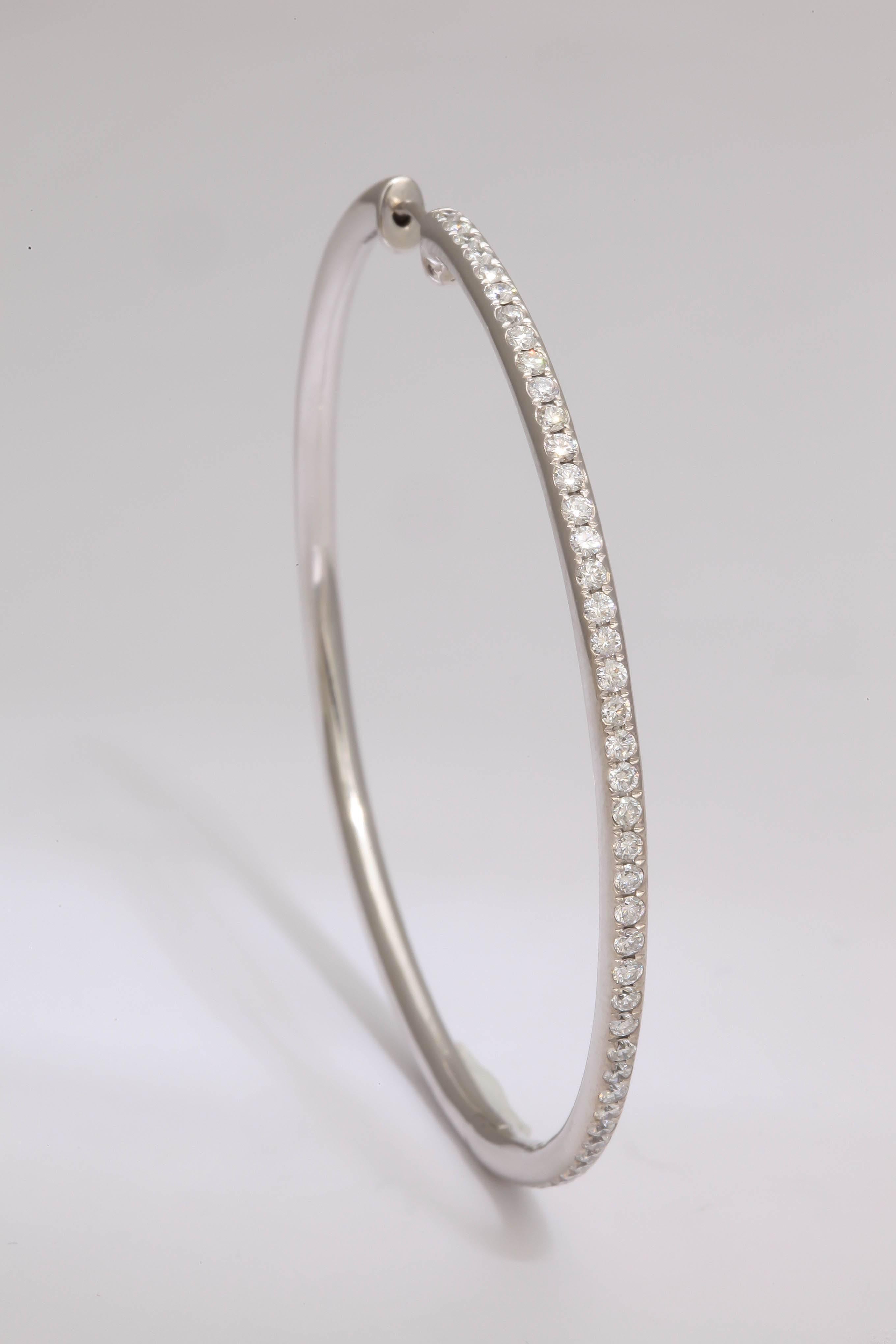 Faraone Mennella Large Diamond Gold Hoop Earrings In New Condition For Sale In New York, NY