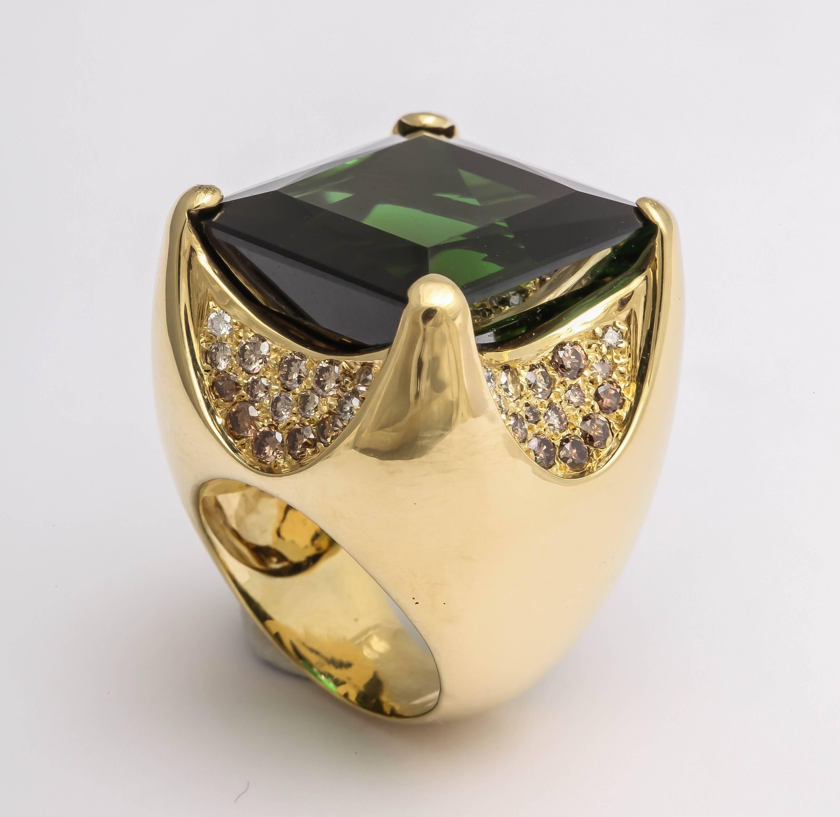 Women's Faraone Mennella diamond gold ring For Sale
