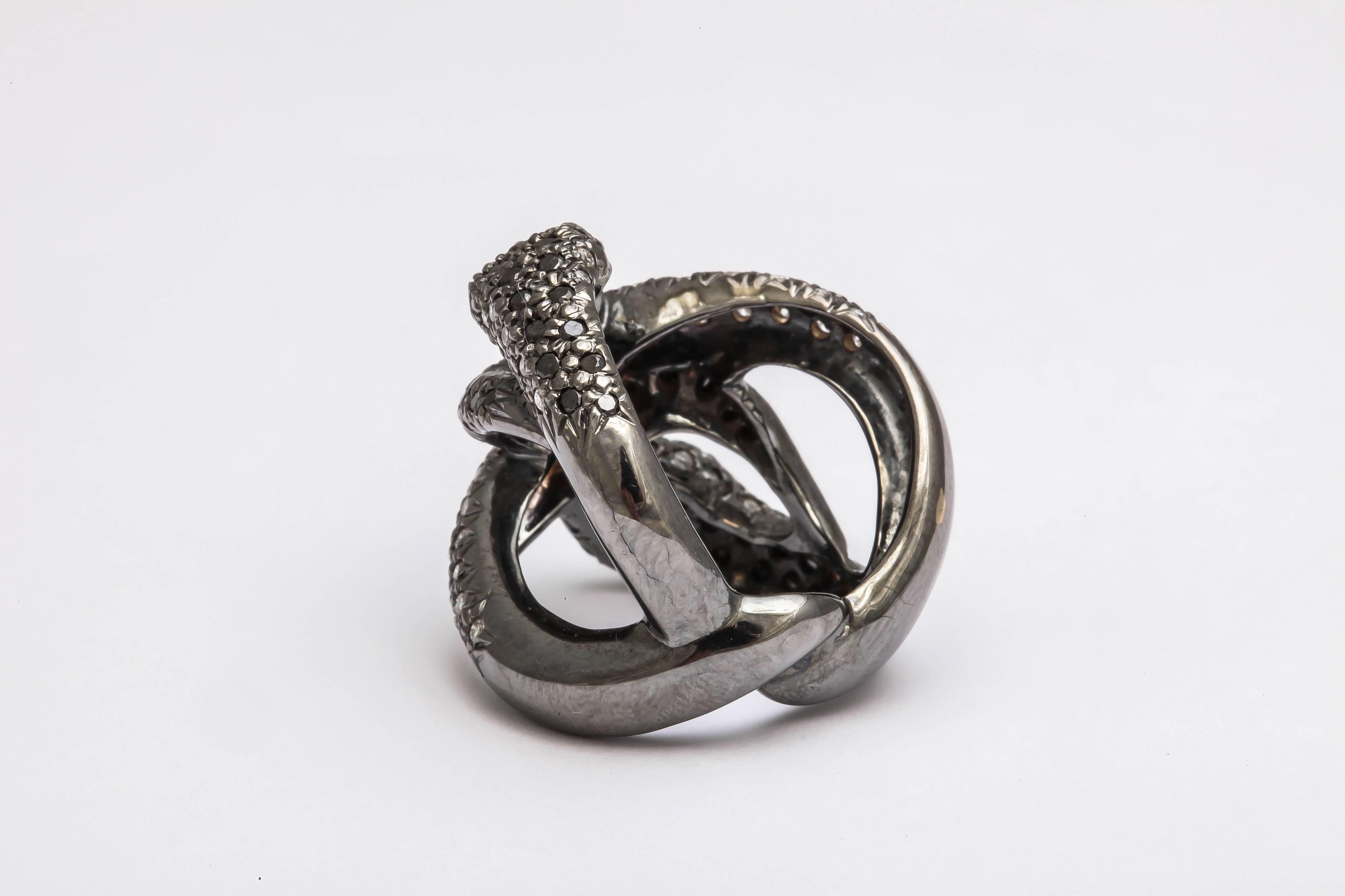 Modern Faraone Mennella Emerald Diamond Gold Snake Ring For Sale