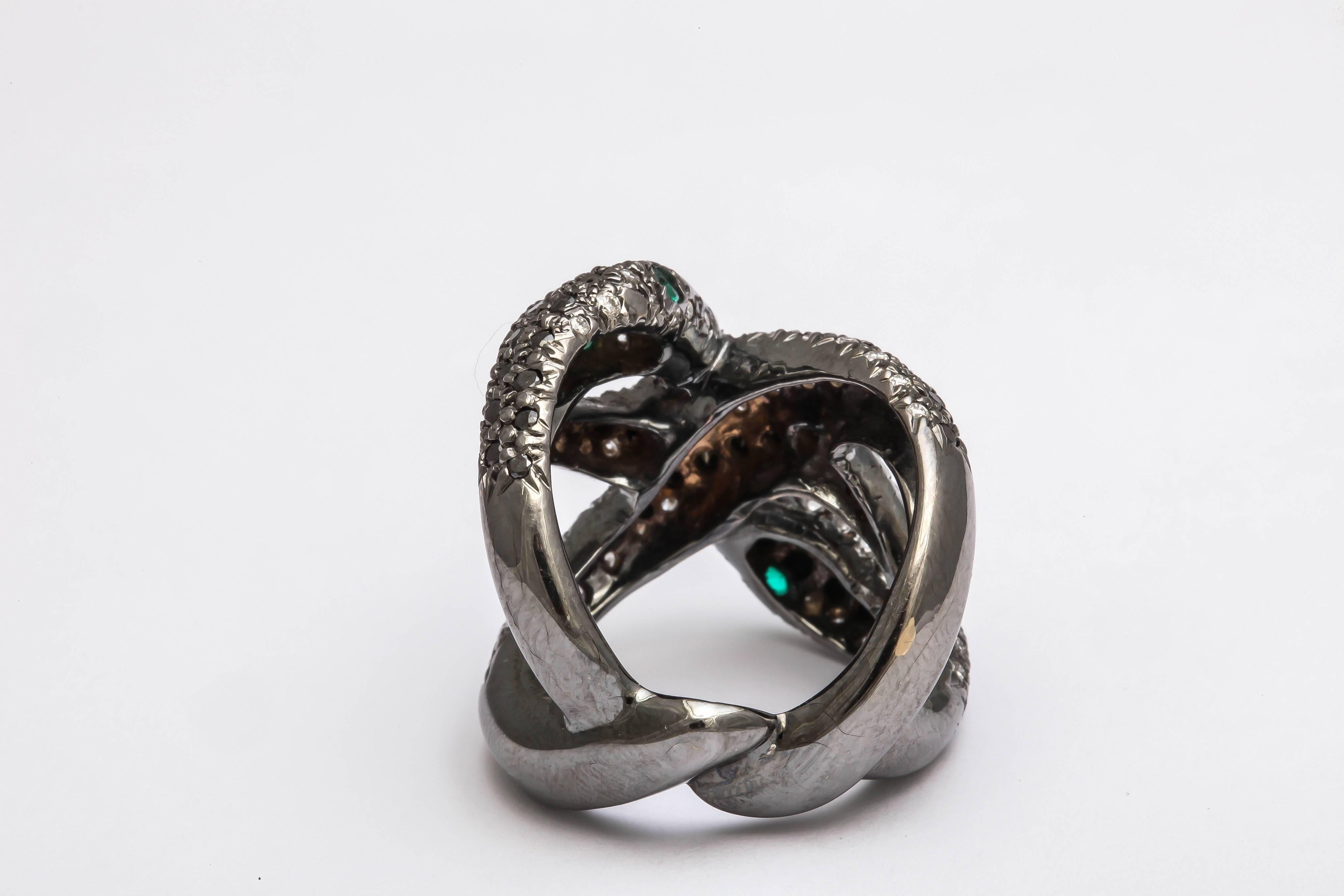 Faraone Mennella Emerald Diamond Gold Snake Ring In New Condition For Sale In New York, NY