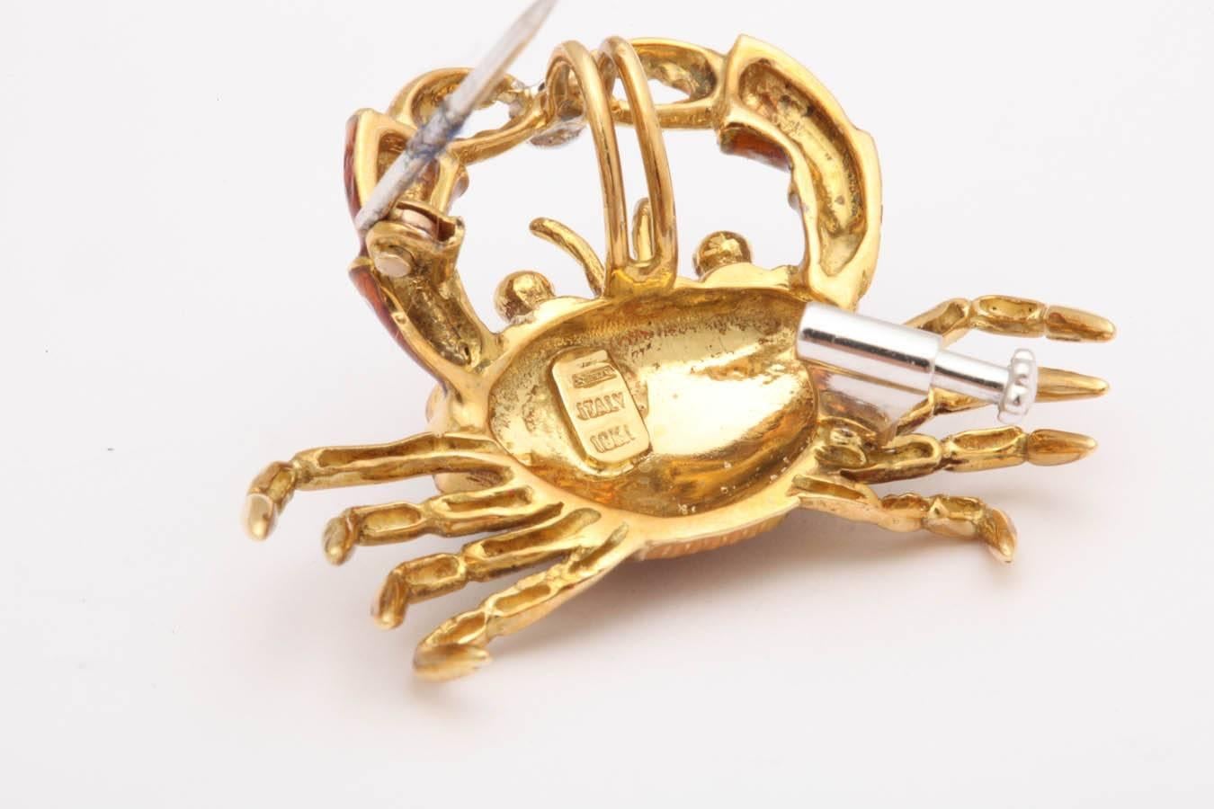 Charming Italian Gold and Enamel Crab Pin/Pendant For Sale 1