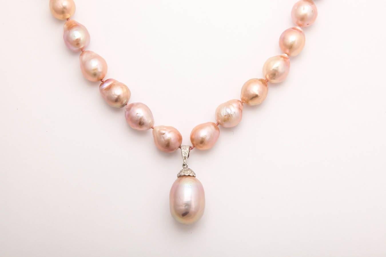 Contemporary Lovely Pink Baroque Pearl Drop Necklace For Sale