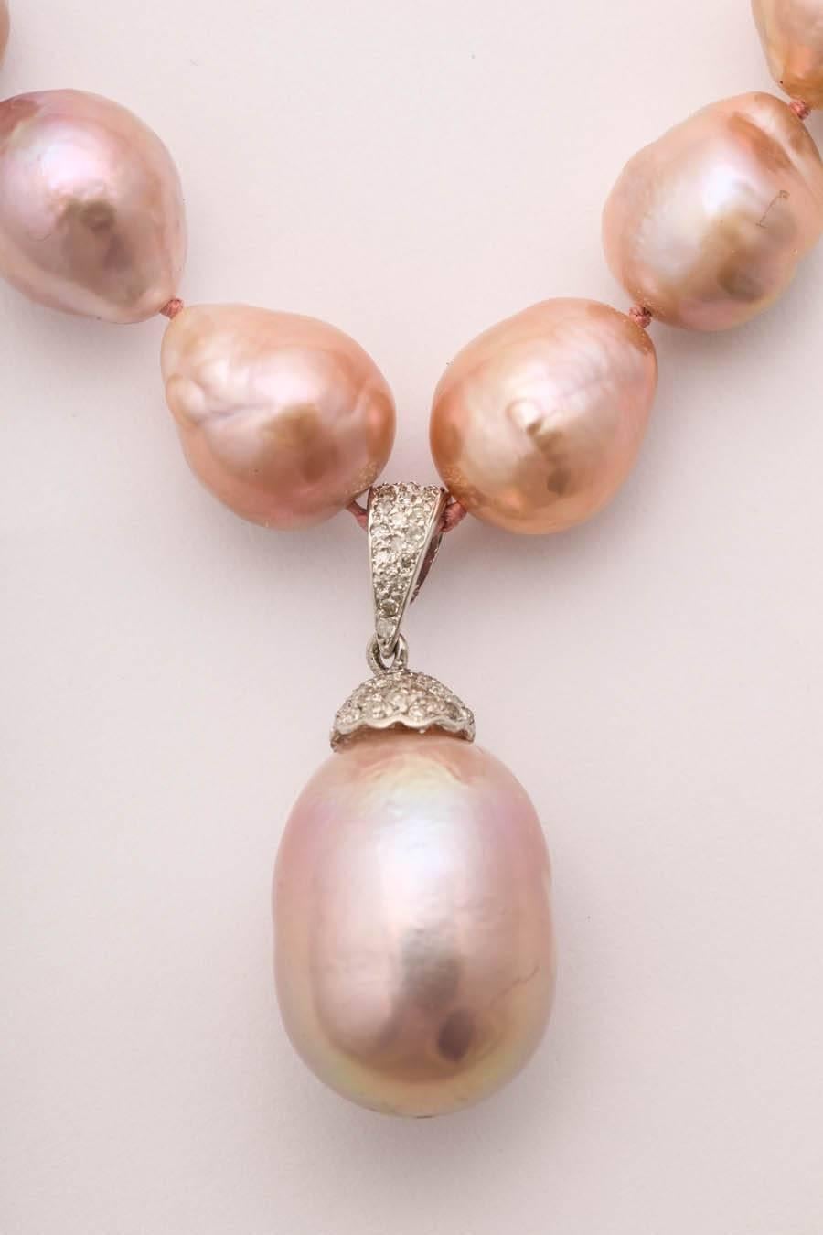 Lovely Pink Baroque Pearl Drop Necklace For Sale 1