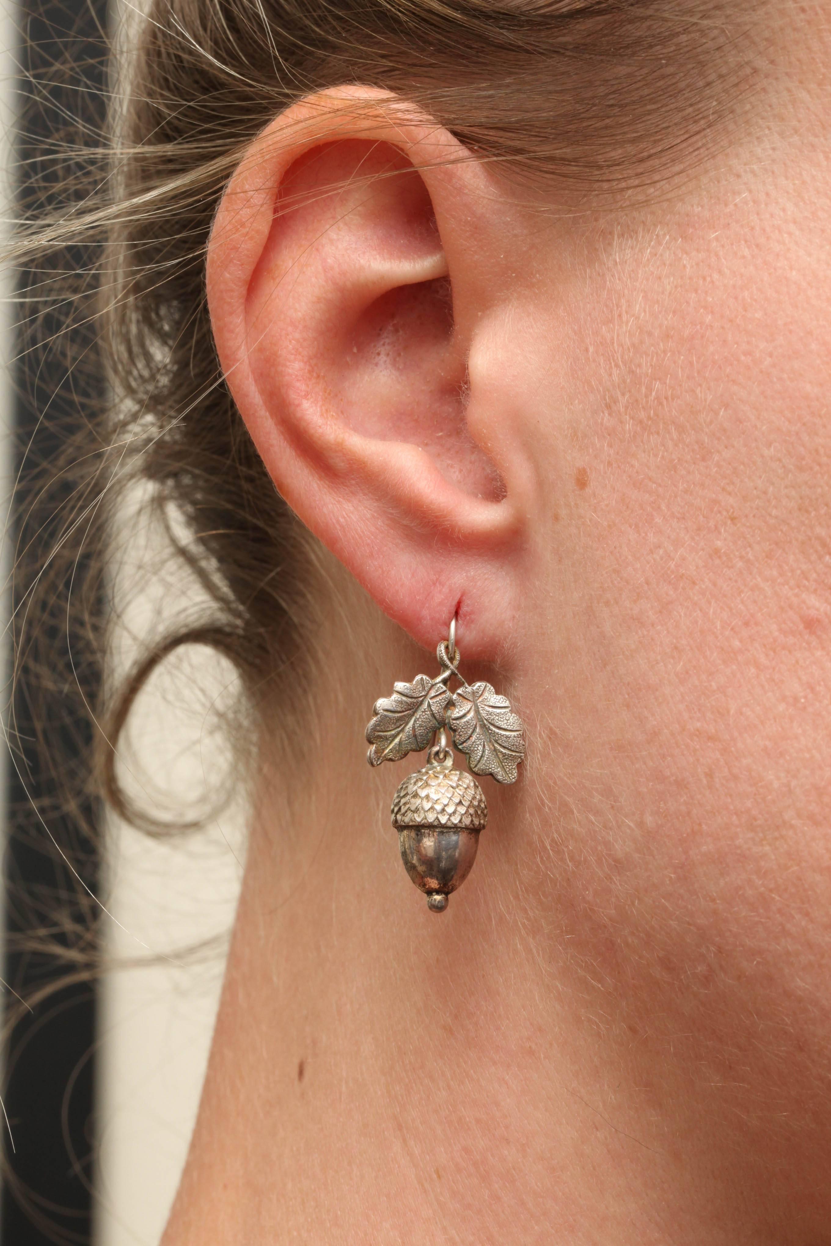 VICTORIAN Silver Acorn and Oak Leaf Dangle Earrings 3