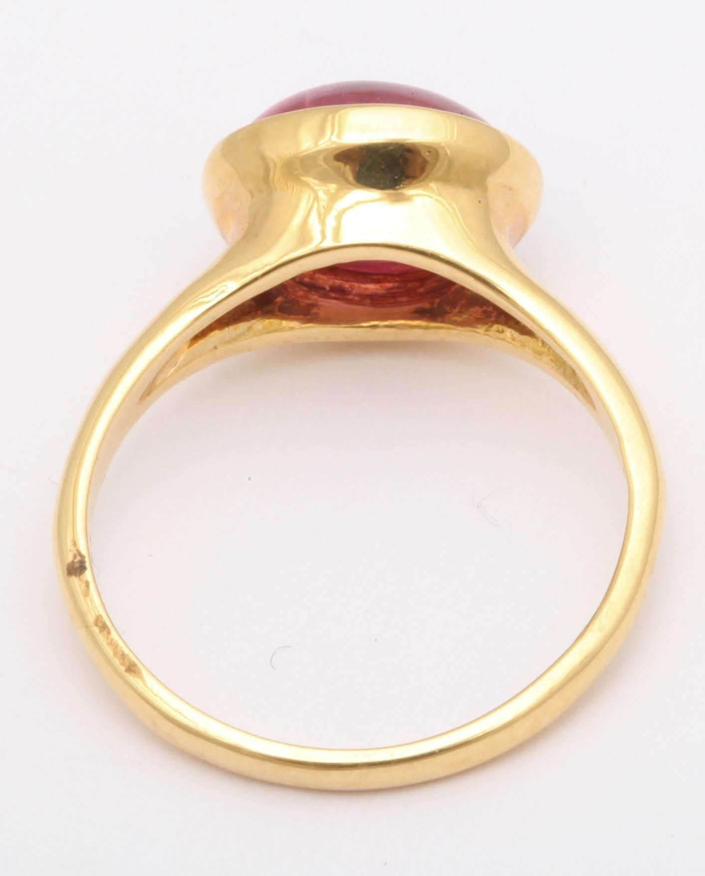 Pink Tourmaline Gold Cabochon Ring In New Condition In TRYON, NC